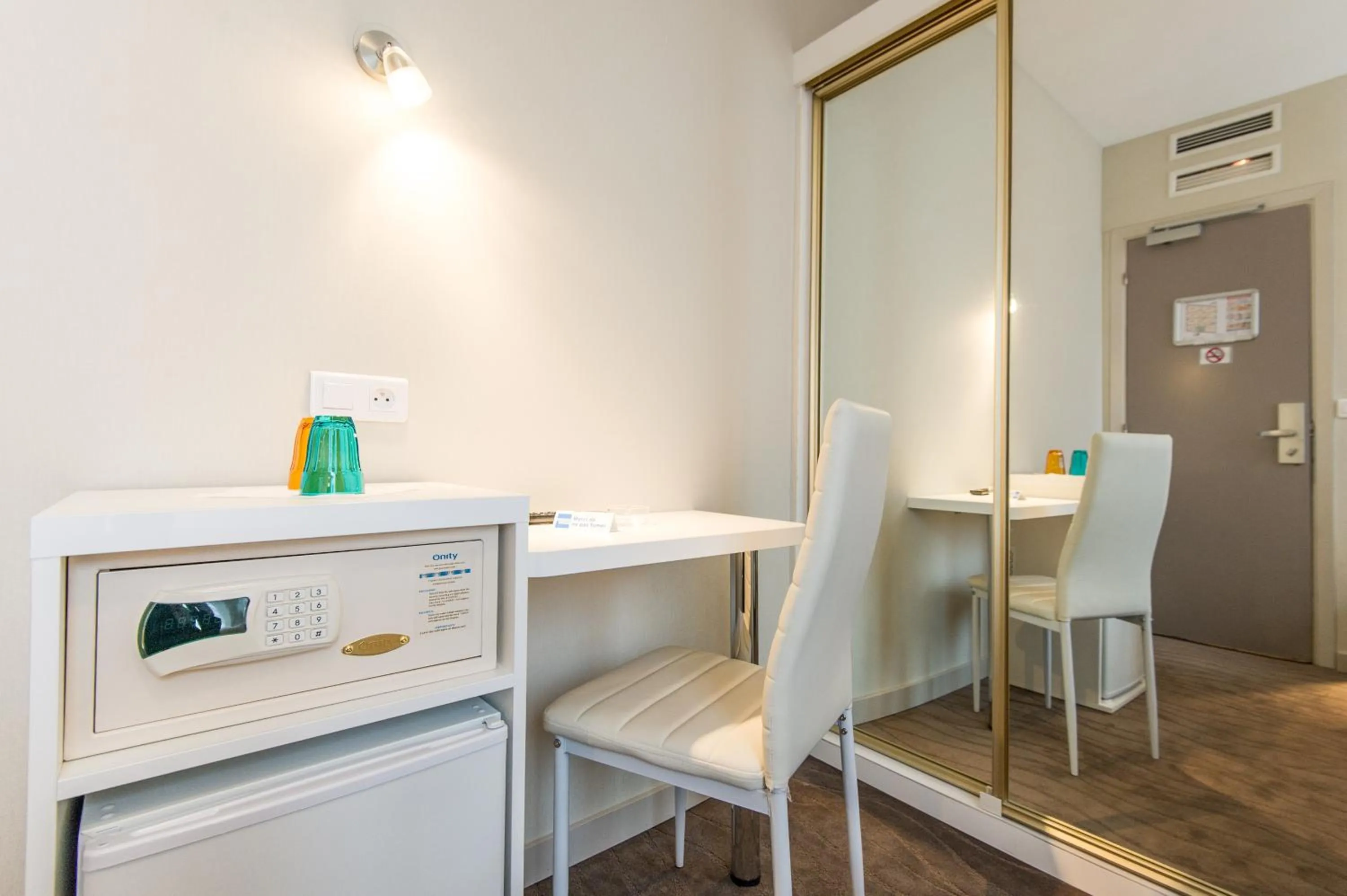 Decorative detail in Hôtel Ligure