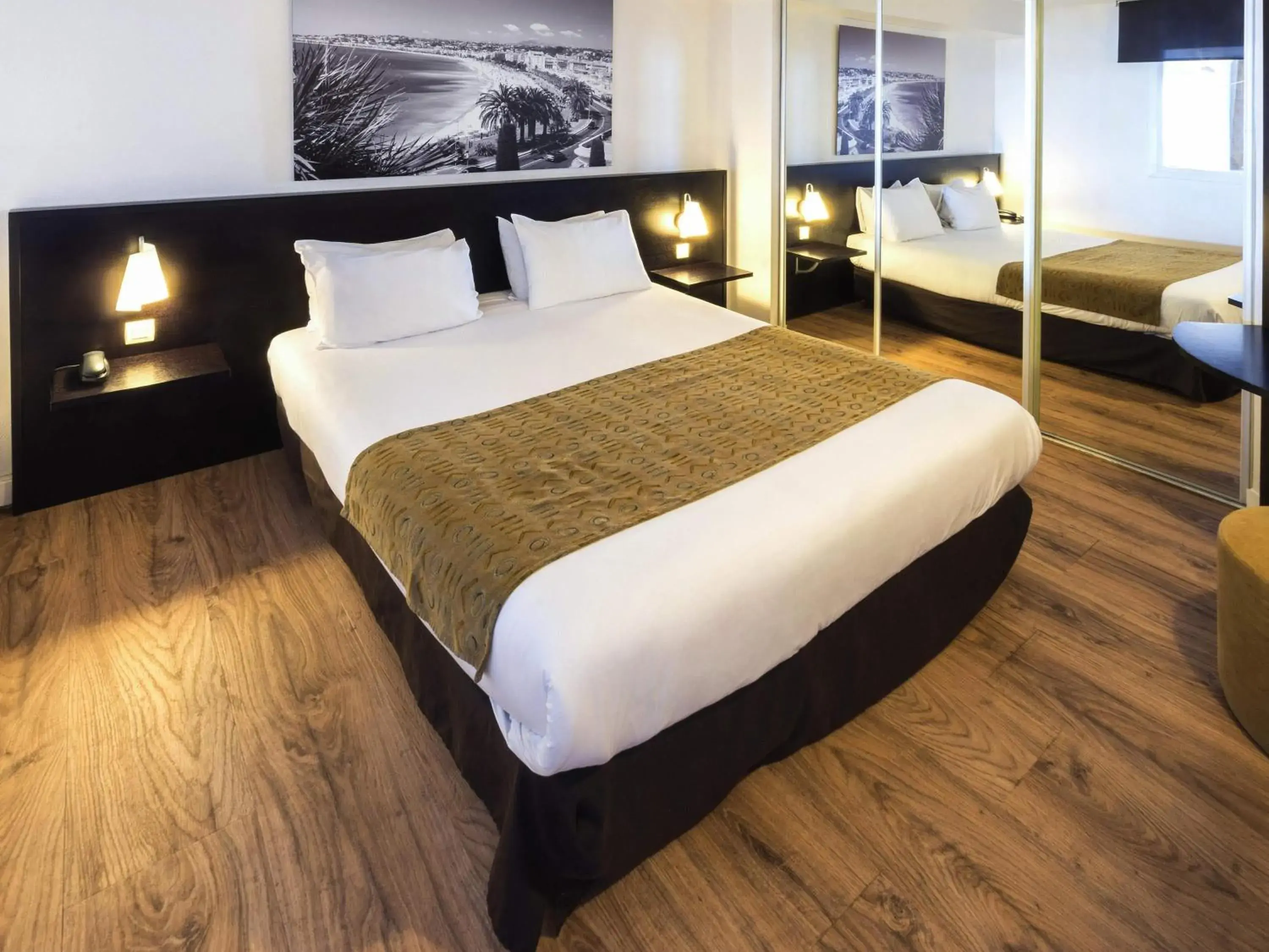 One-Bedroom Apartment with Sea View (4 Adults) in Aparthotel Adagio Nice Promenade des Anglais One-Bedroom Apartment with Sea View (4 Adults) in Aparthotel Adagio Nice Promenade des Anglais