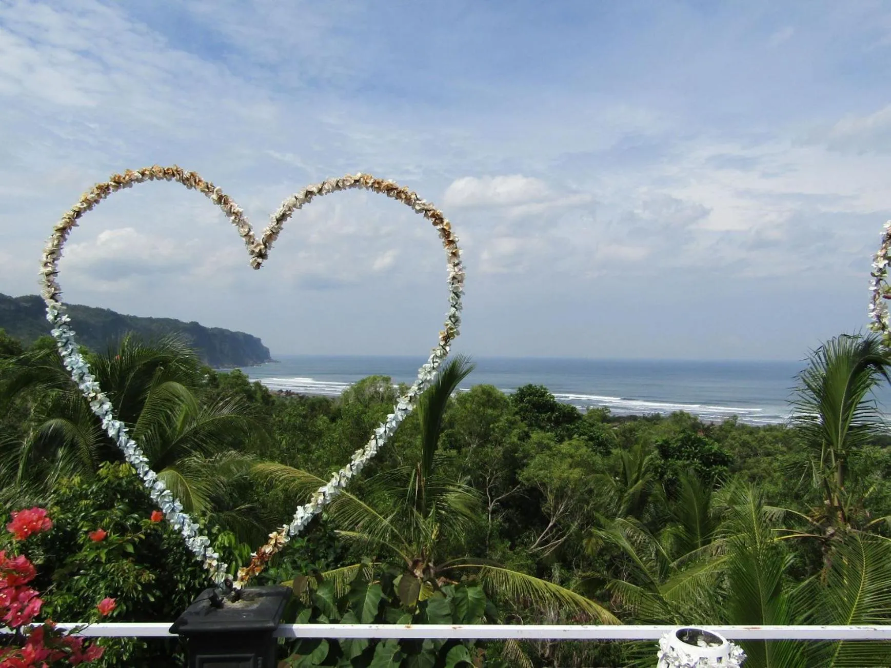Losmen Kinasih Puncak & Gazebo Pandang