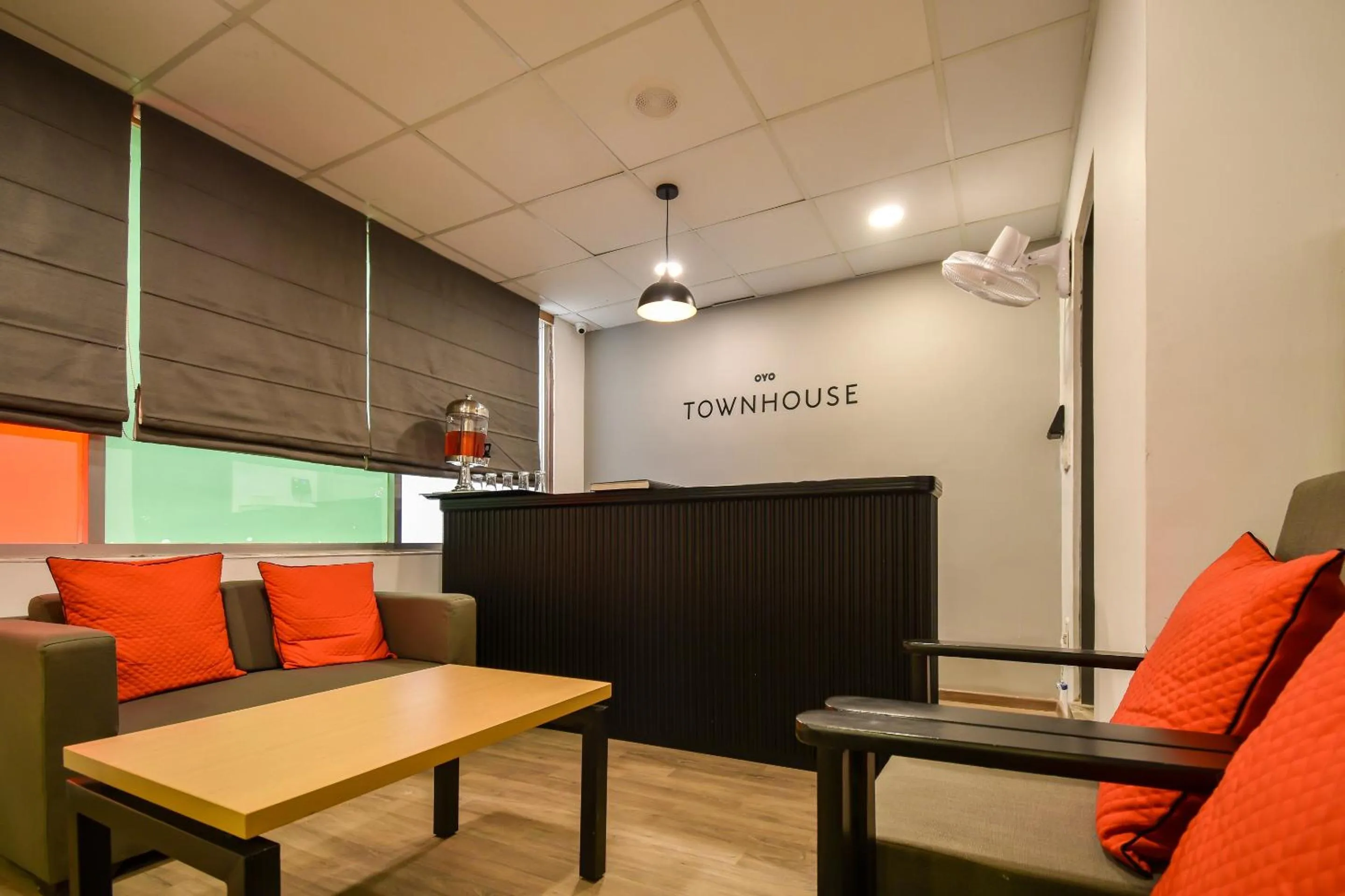 Lobby or reception in OYO Hotel Luxurs