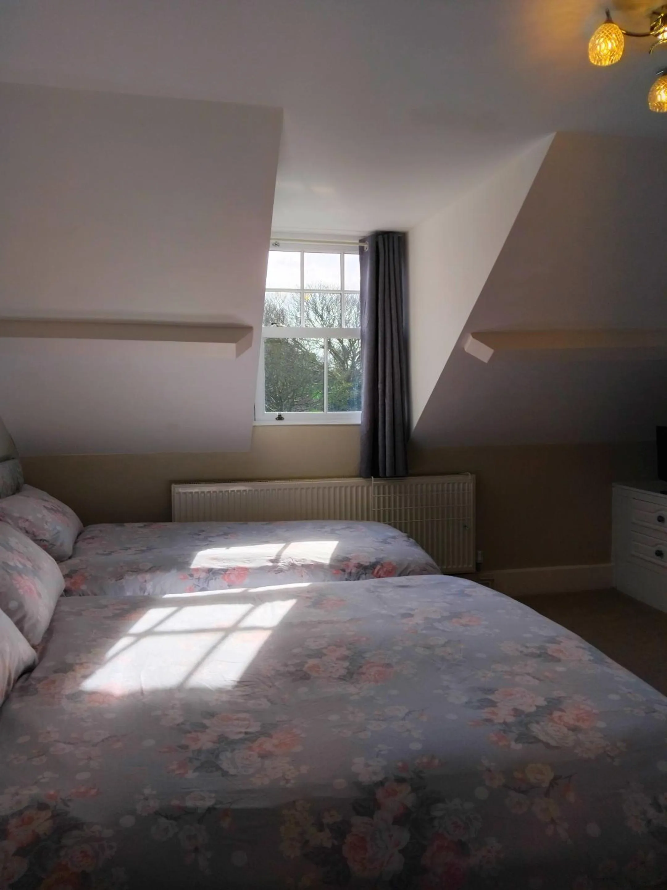 Bedroom, Bed in The Countryman Hotel