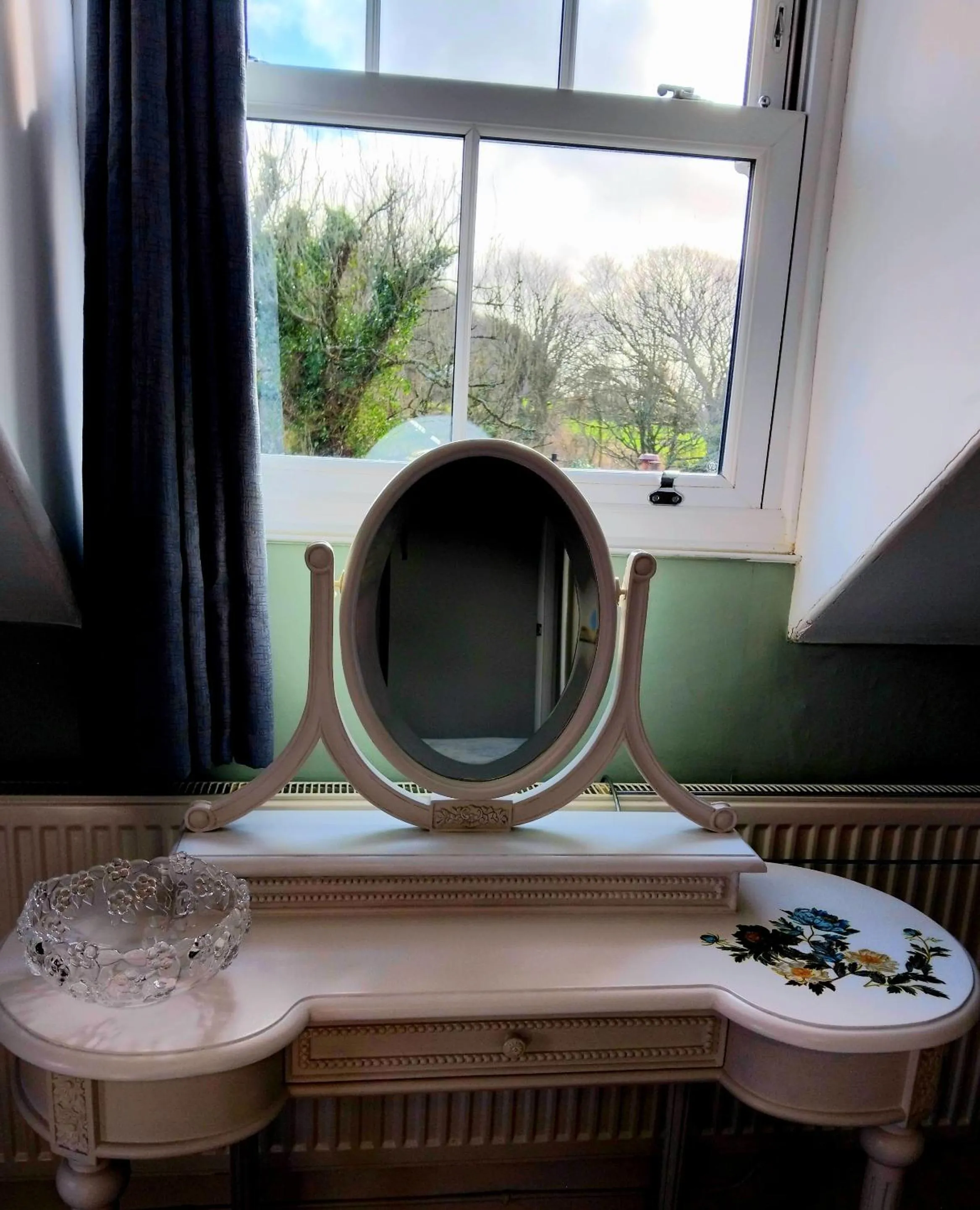 Bedroom in The Countryman Hotel