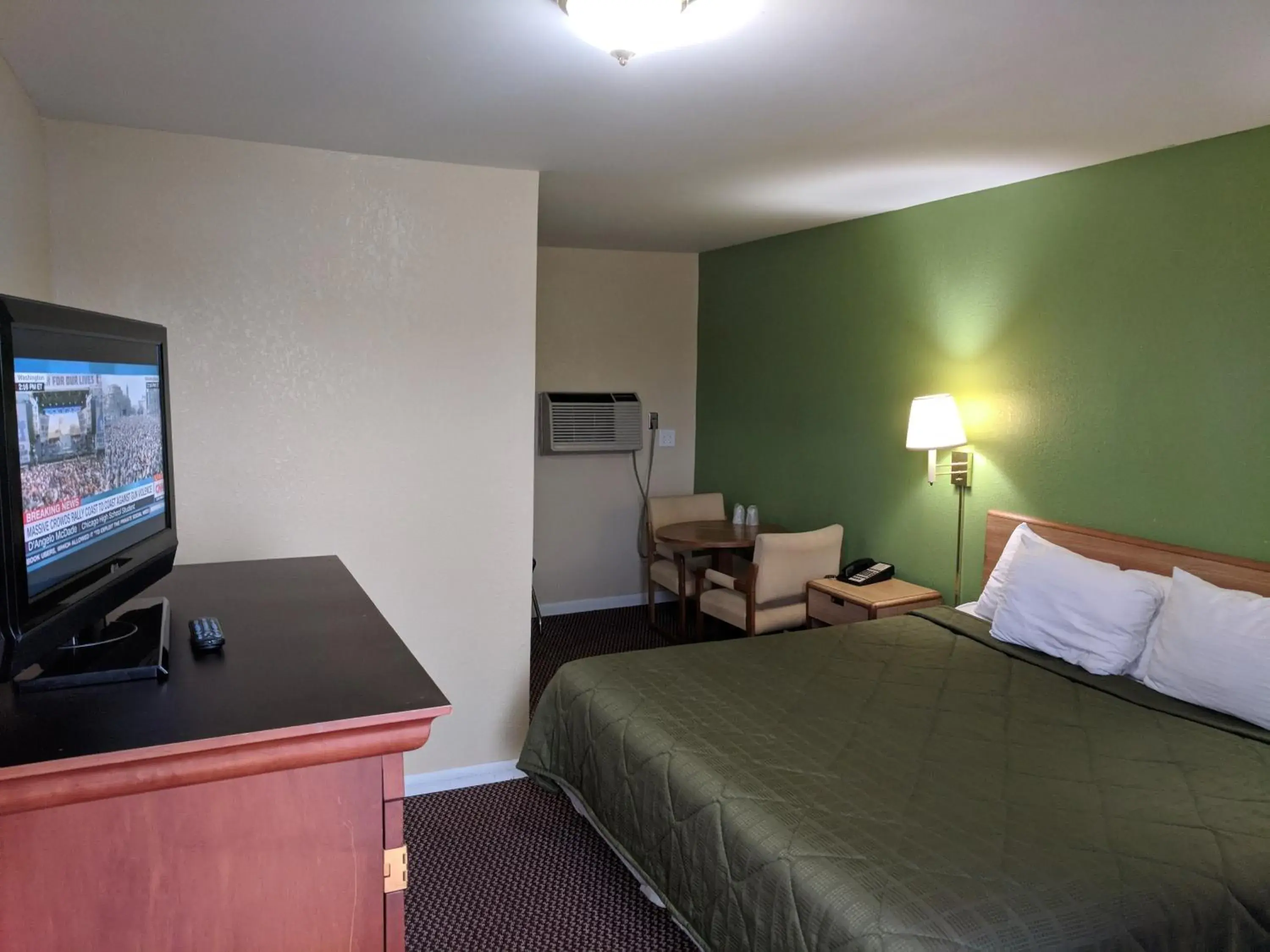 King Suite in Benton Inn King Suite in Benton Inn