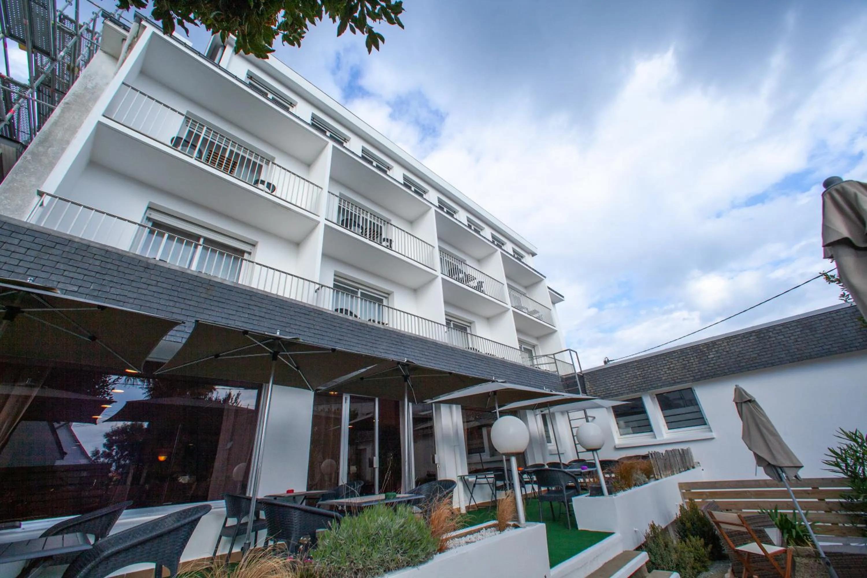 Property building in Hotel les Alignements