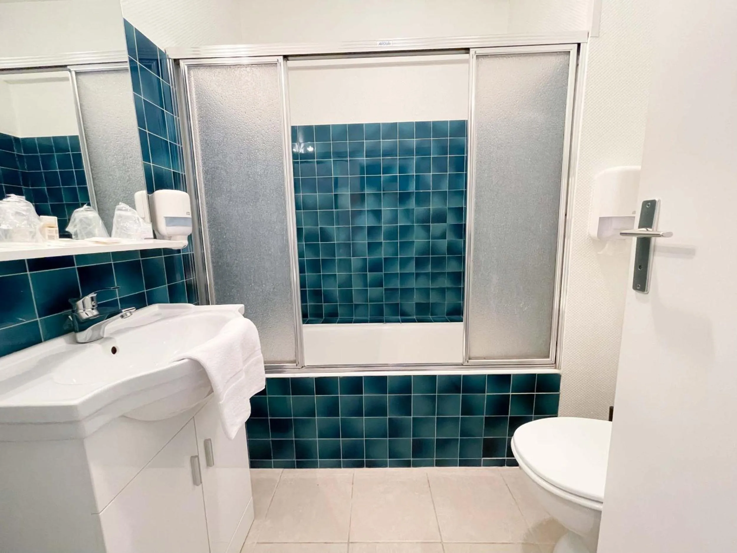 Bathroom in Hotel les Alignements