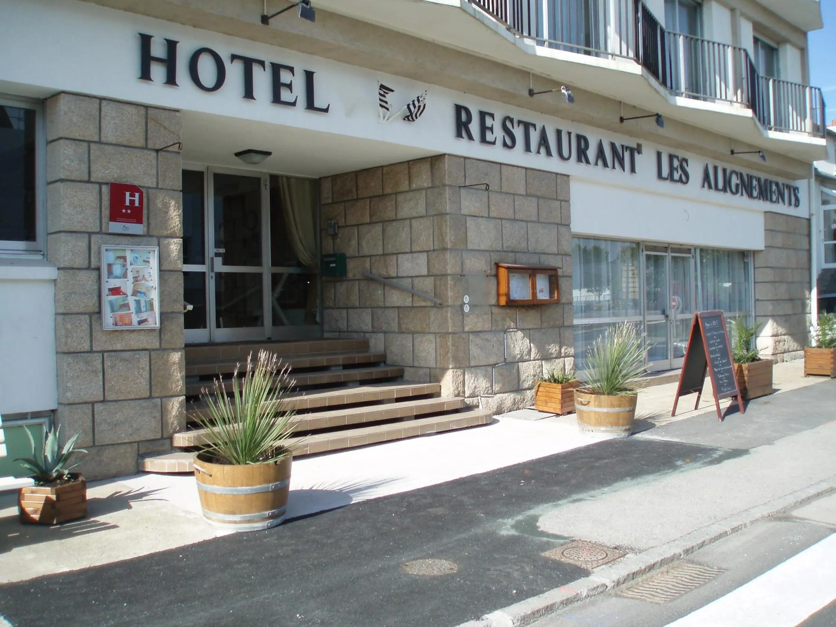Facade/entrance in Hotel les Alignements