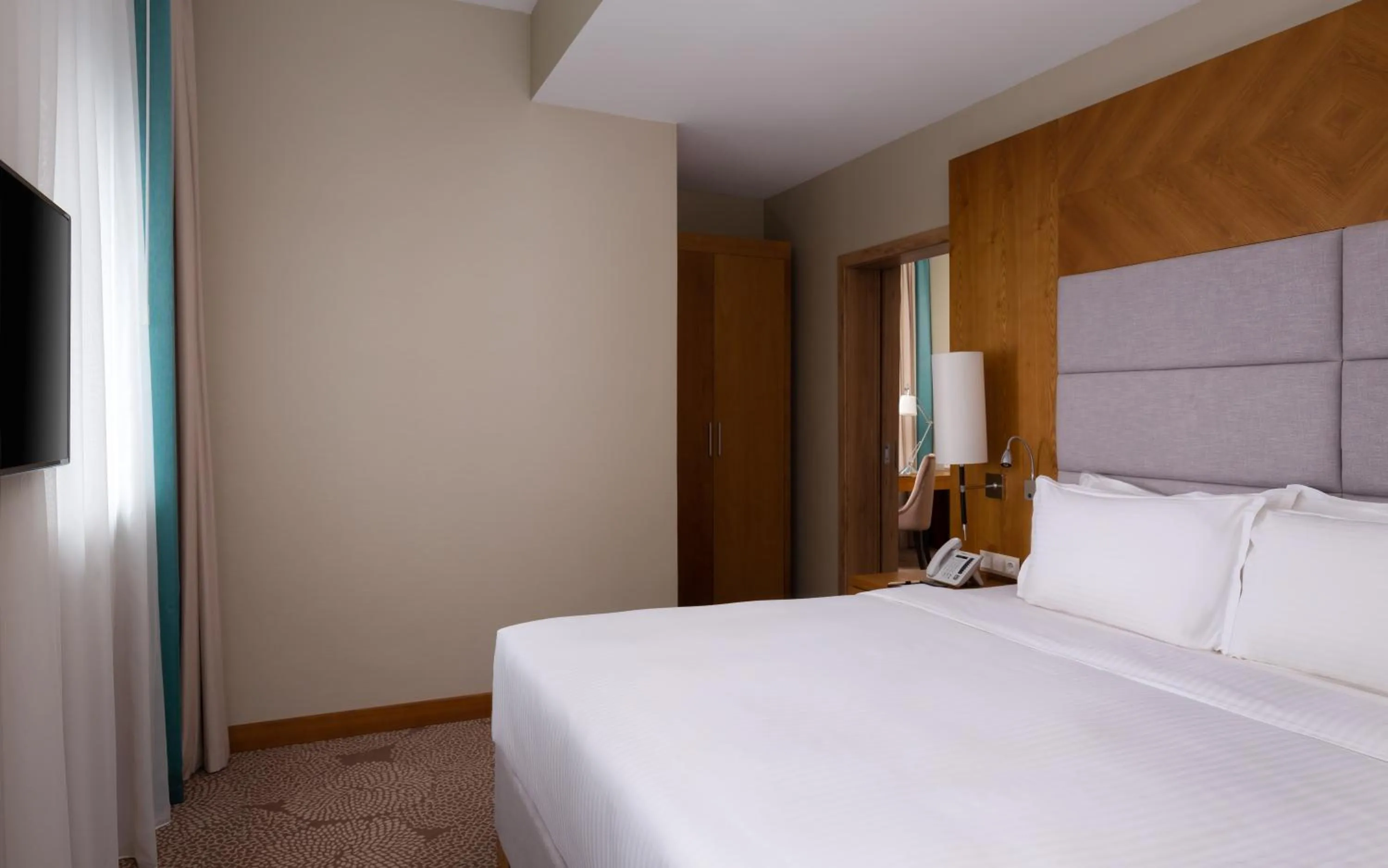 Bedroom, Bed in DoubleTree by Hilton Almaty