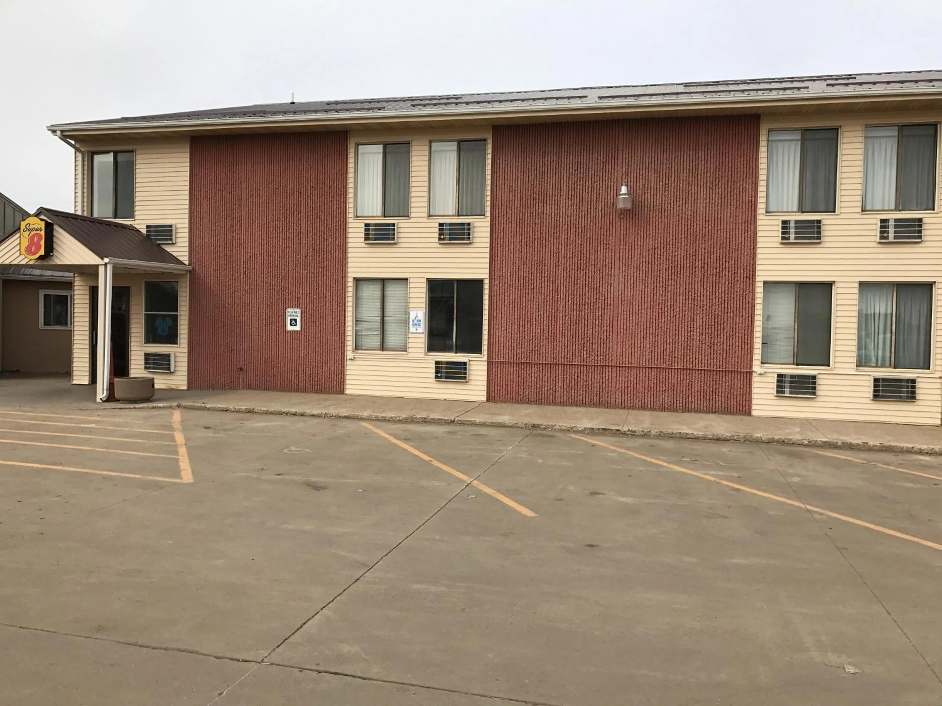 Property building in Super 8 by Wyndham Redfield