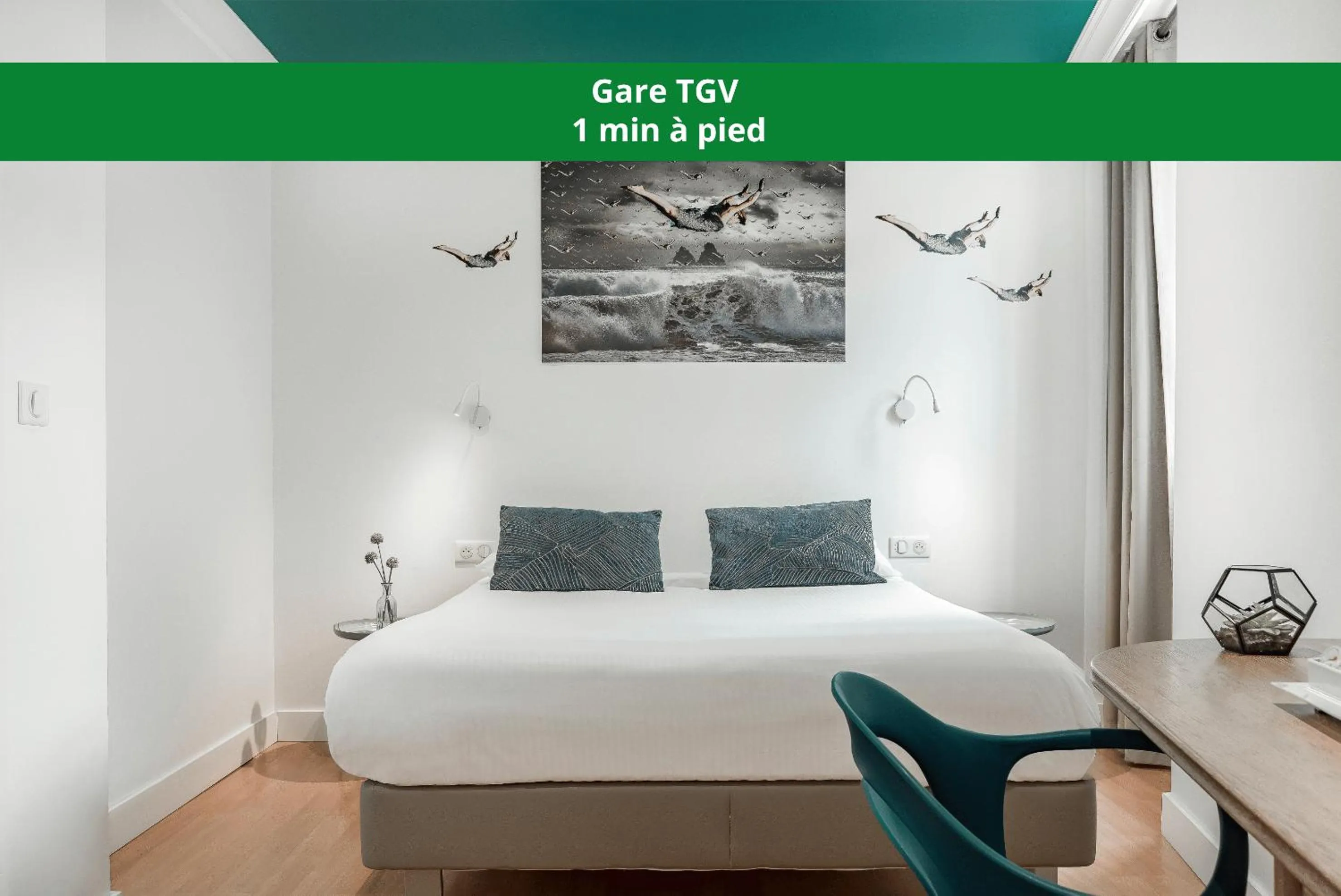 Bed in Grand Hôtel de la Gare Toulon - Boutique Hôtel