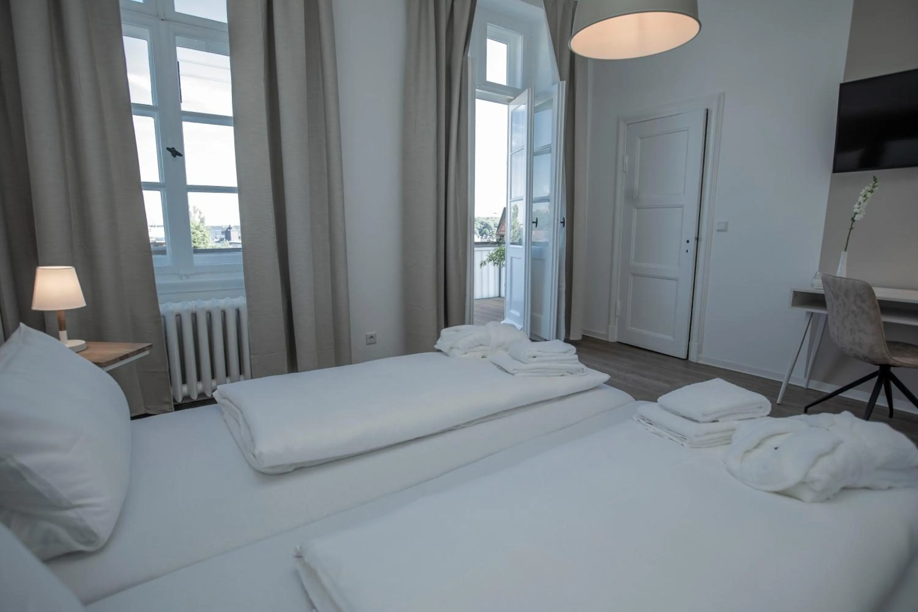 Photo of the whole room, Bed in Boardinghouse Flensburg - by Zimmer FREI! Holidays