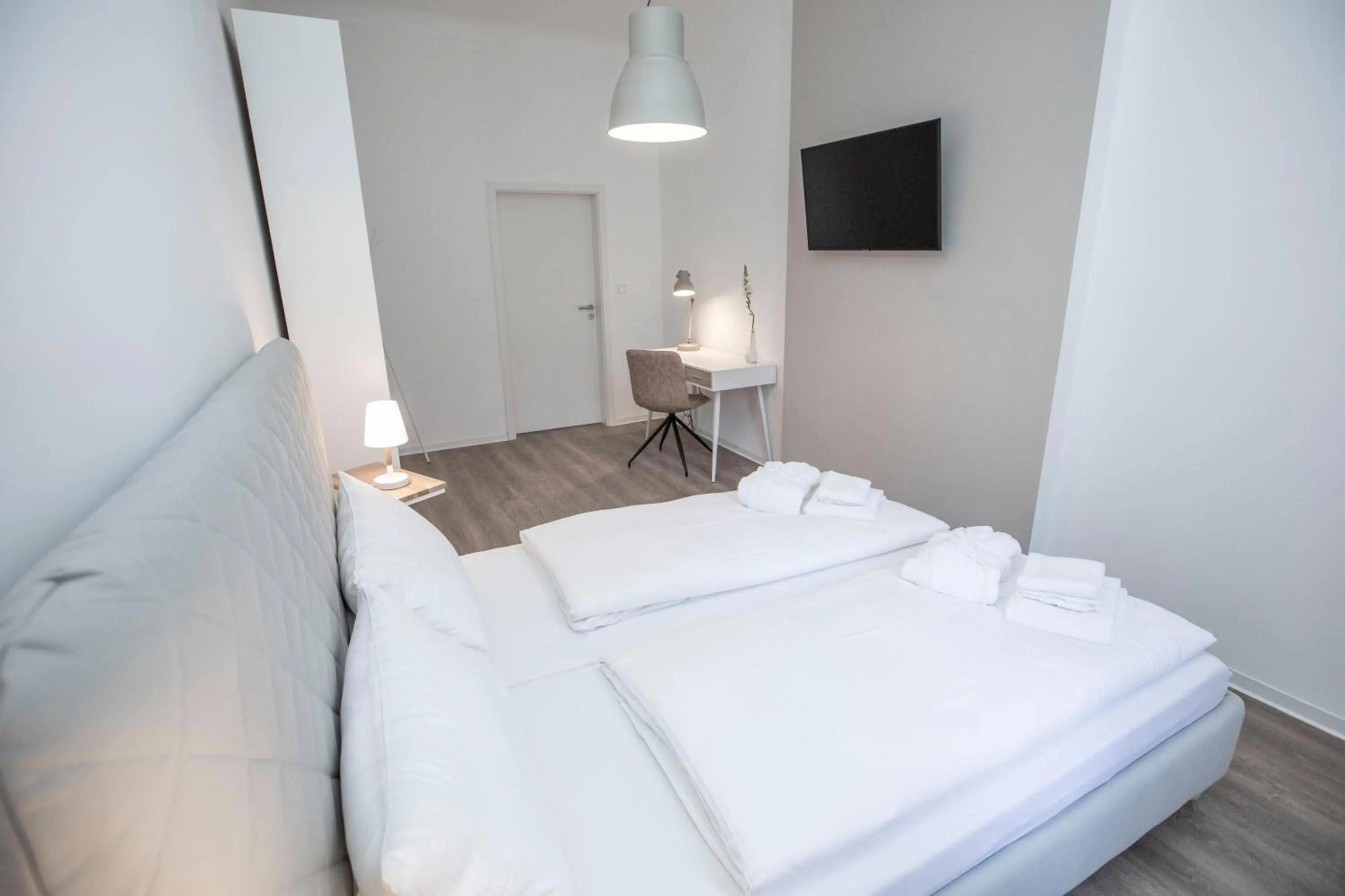 Photo of the whole room, Bed in Boardinghouse Flensburg - by Zimmer FREI! Holidays