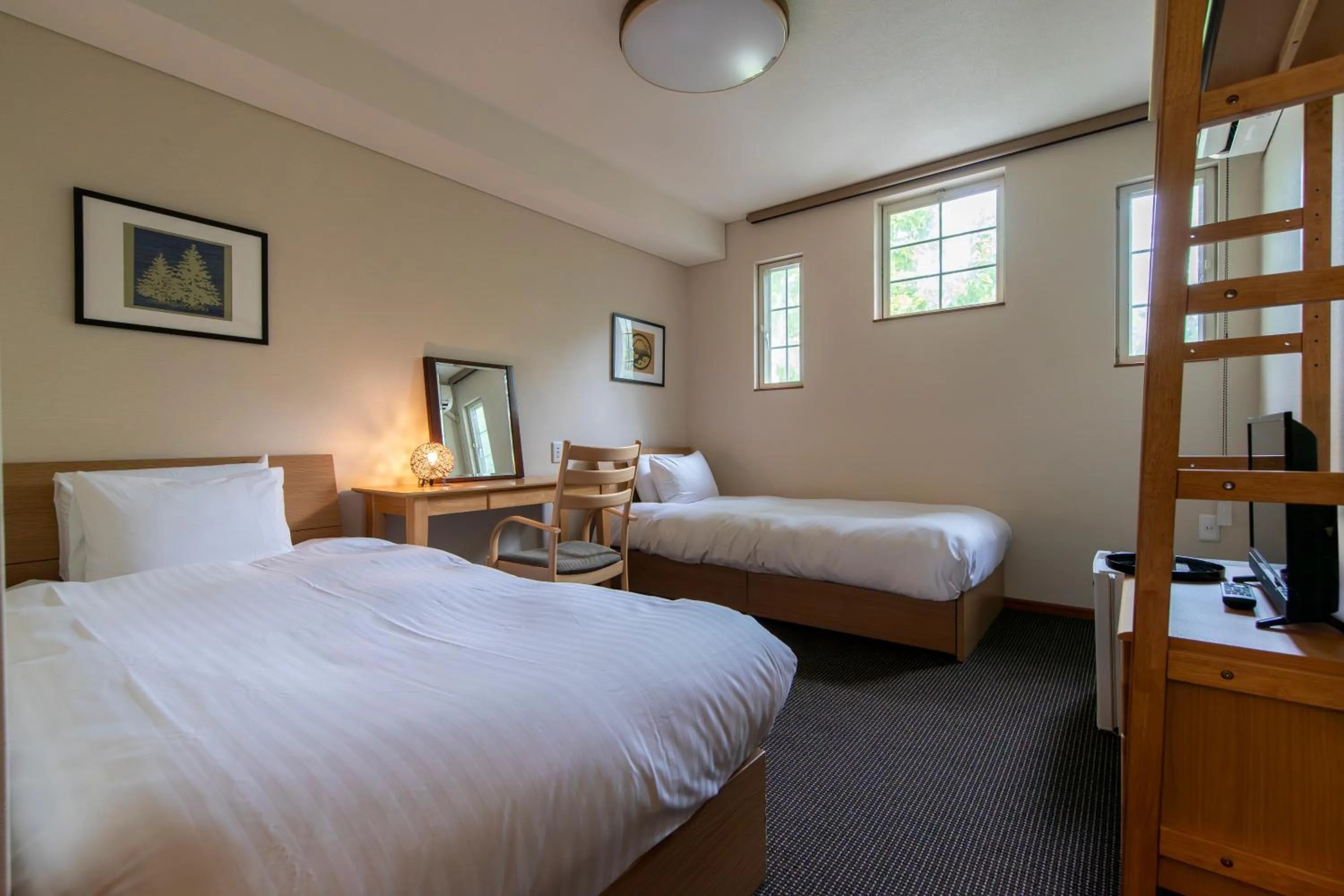 Photo of the whole room, Bed in Fujiyama Inn Conifer