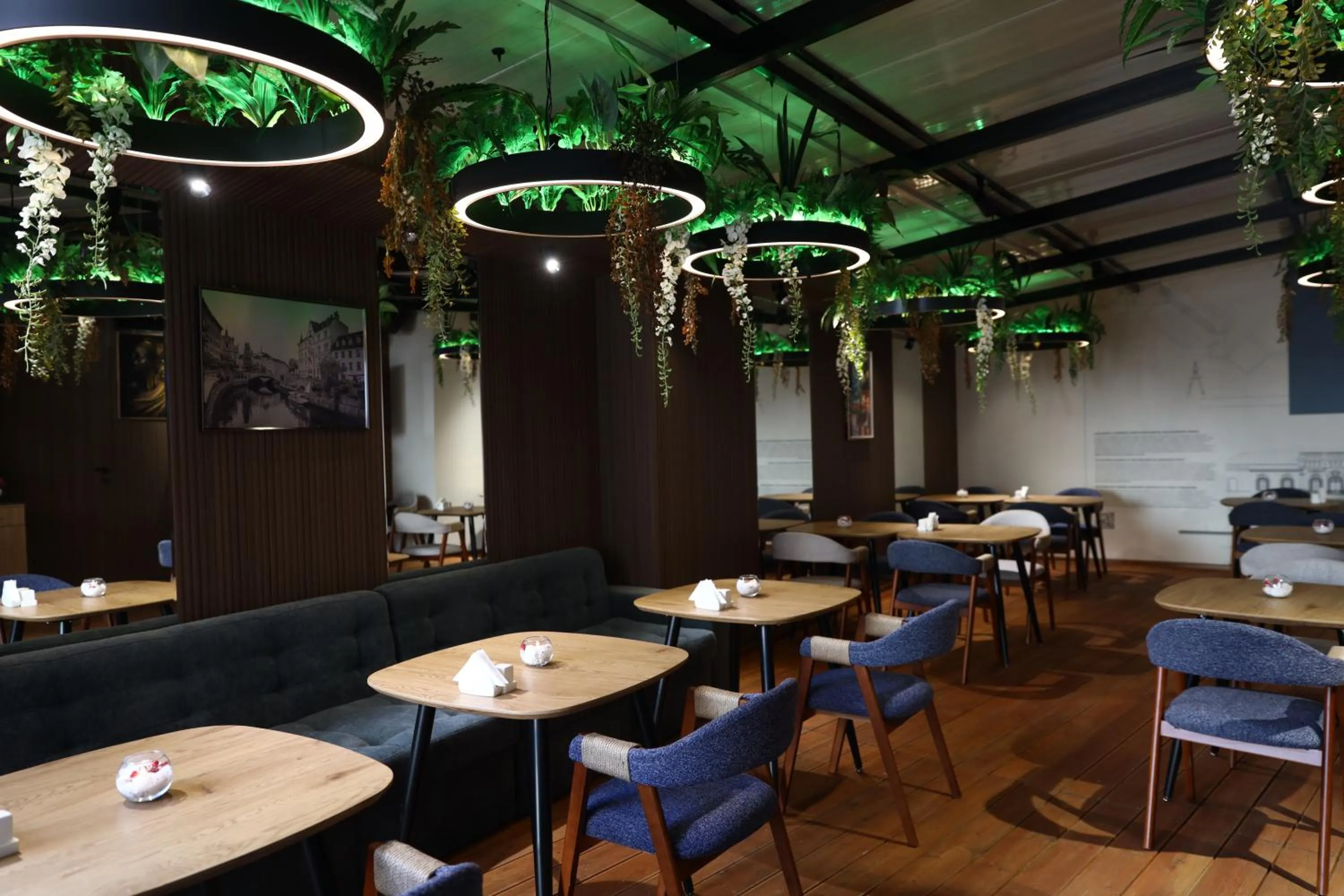 Restaurant/places to eat in Graphica Tbilisi Hotel