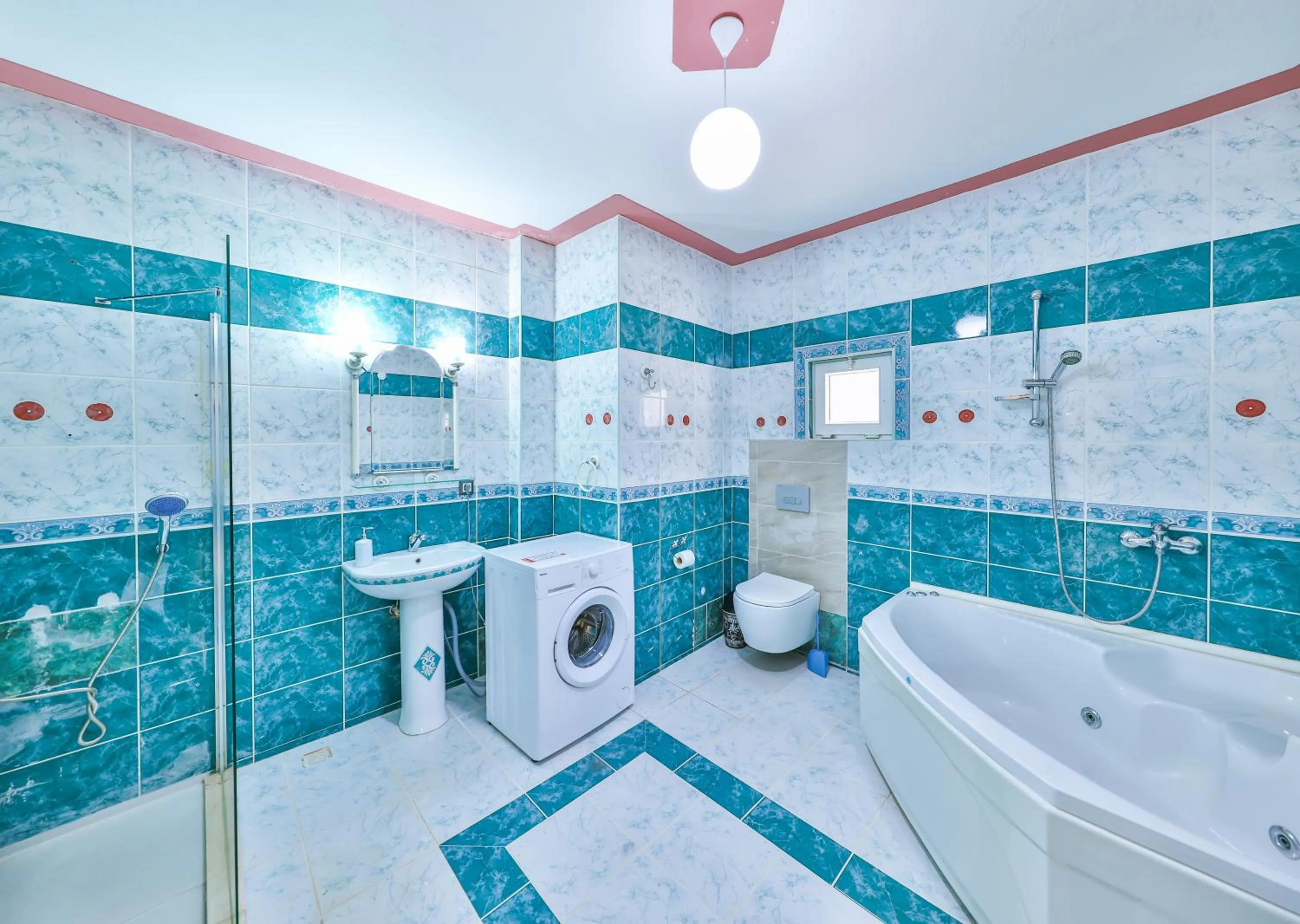 Shower in 3 House Apart