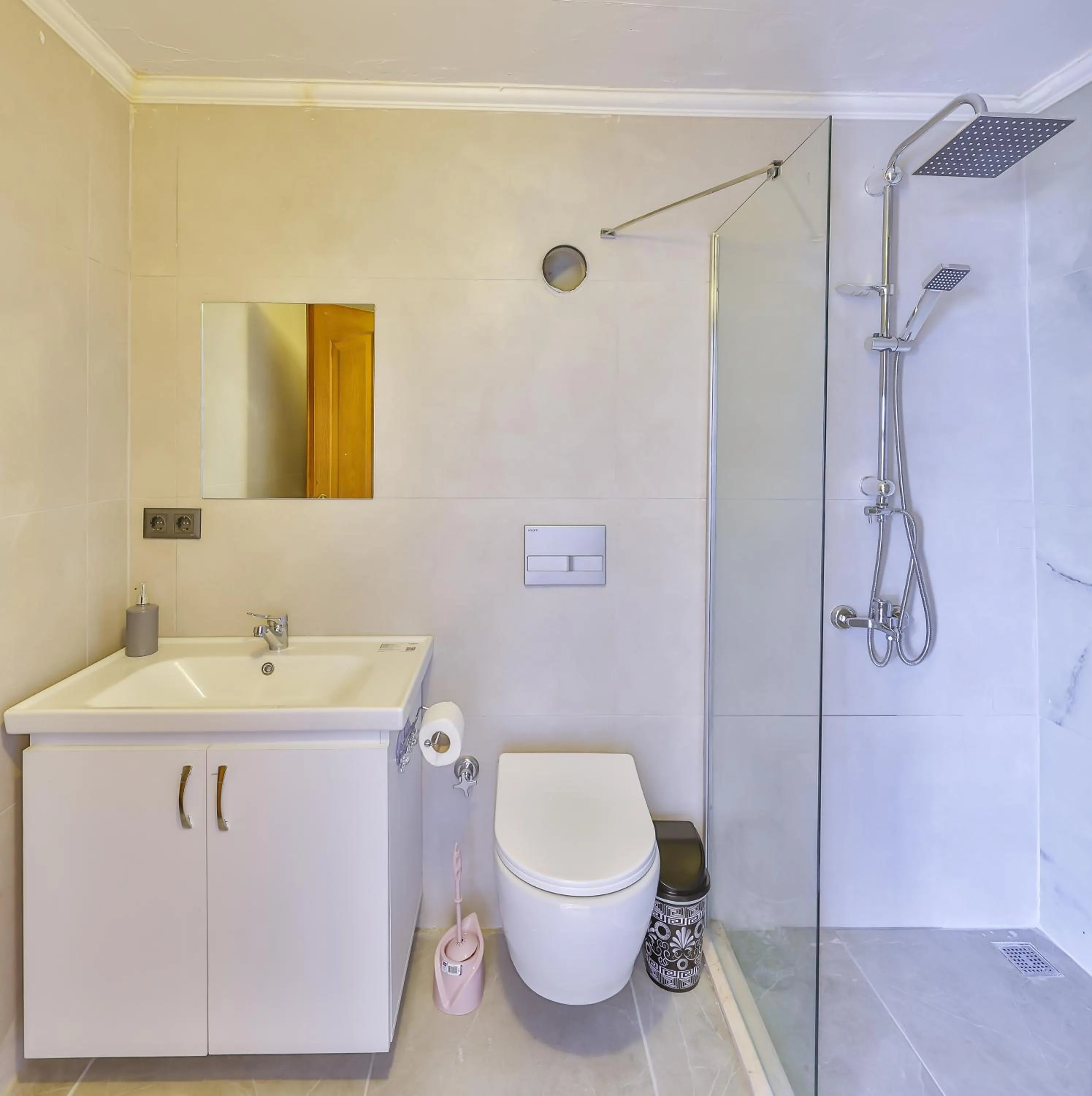 Bathroom in 3 House Apart