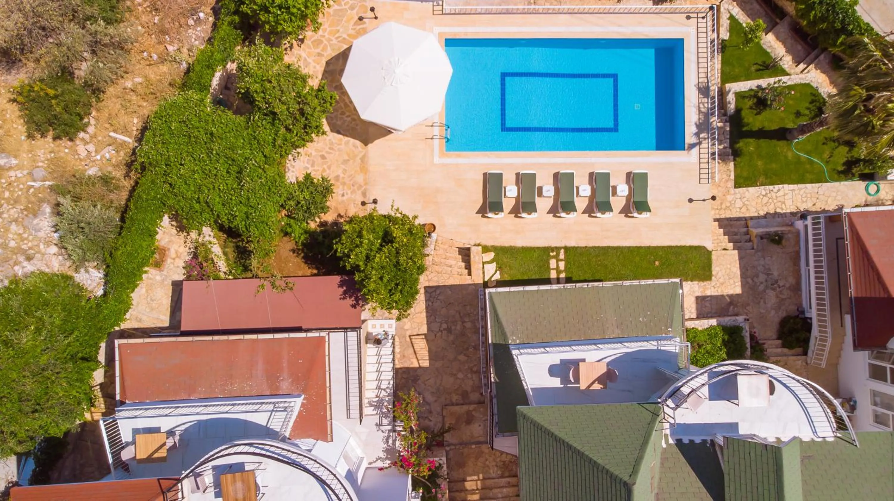 Property building in 3 House Apart