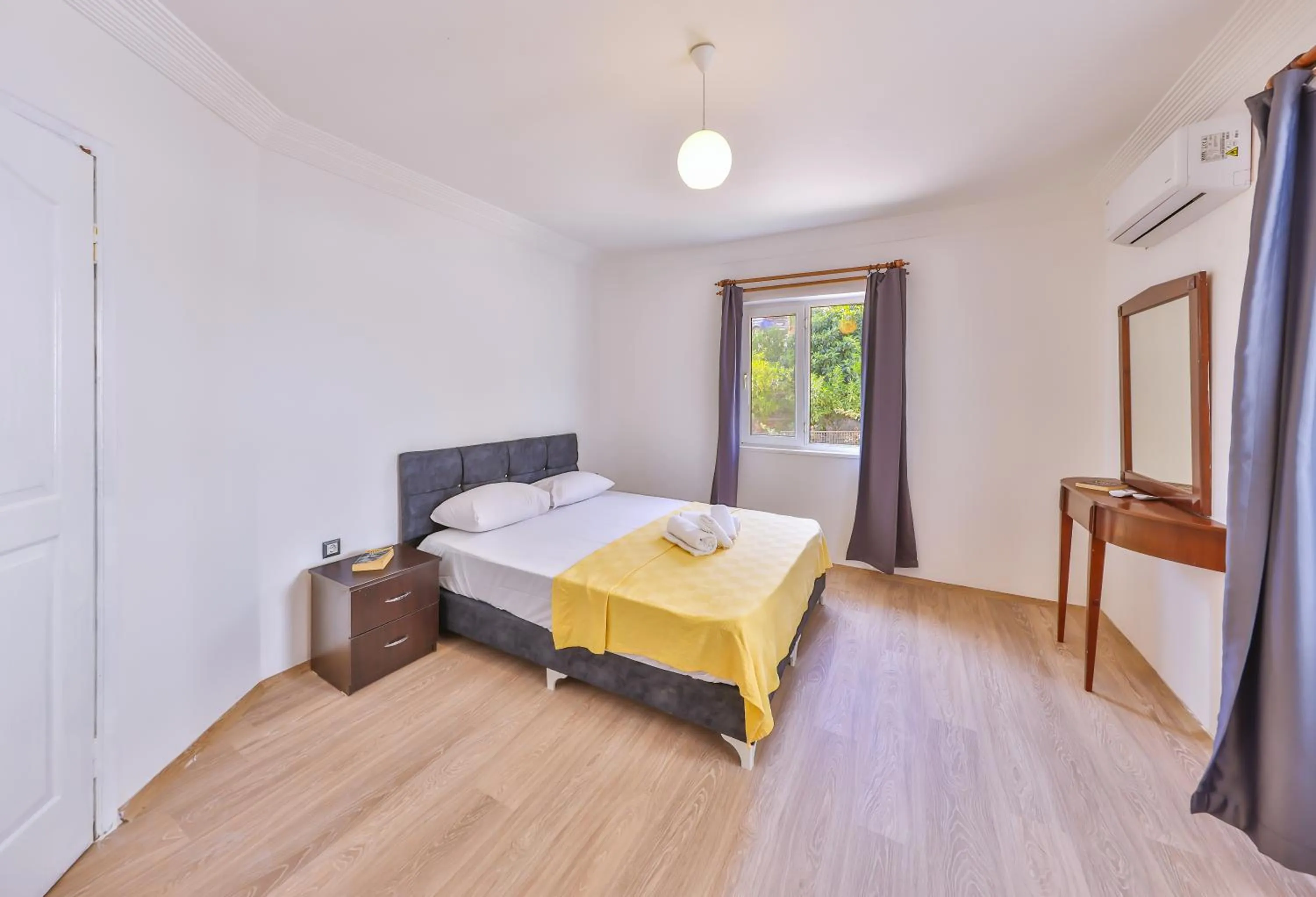 Bedroom, Bed in 3 House Apart