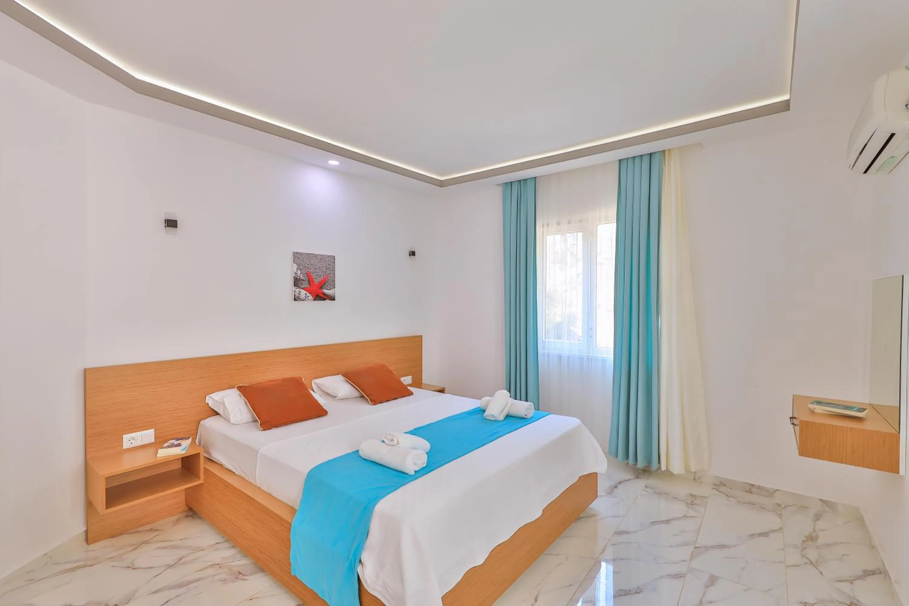 Bed in 3 House Apart