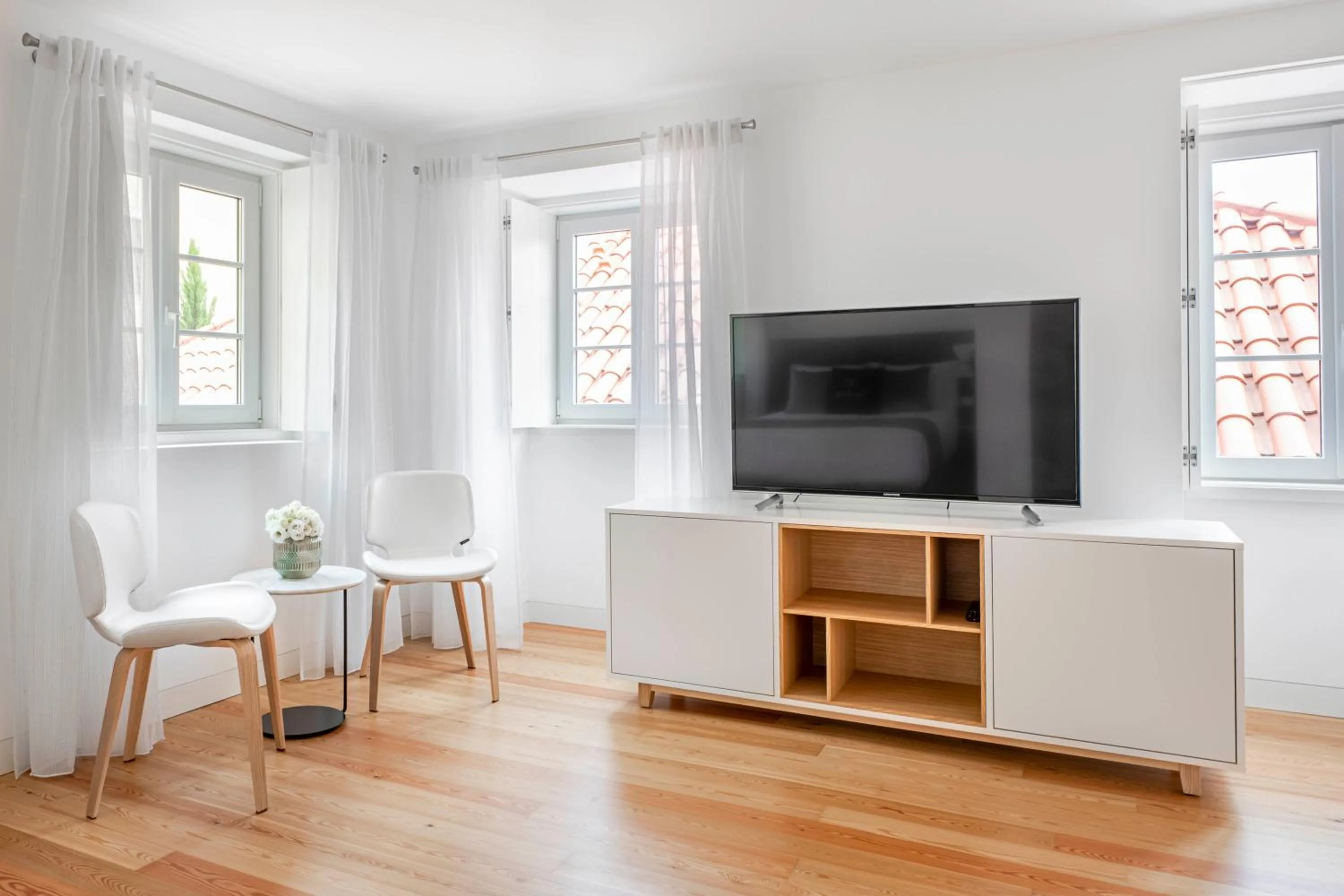 Photo of the whole room in Tandem Palacio Alfama Apartments