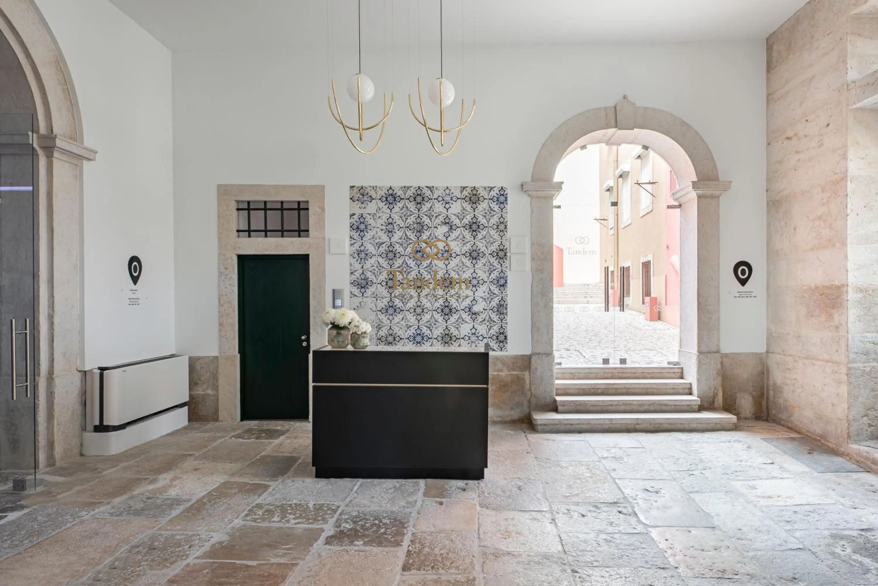 Lobby or reception in Tandem Palacio Alfama Apartments