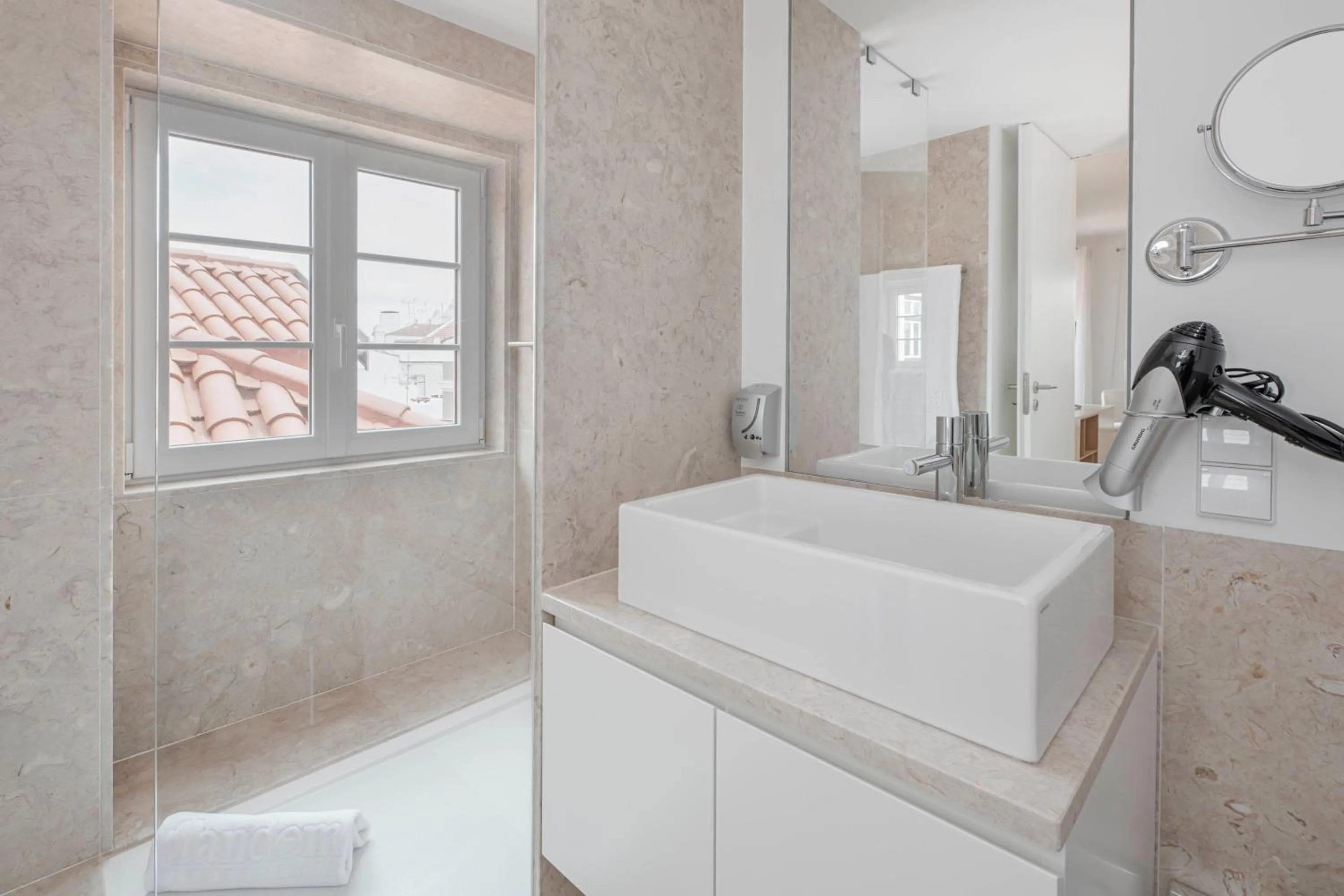 Bathroom in Tandem Palacio Alfama Apartments