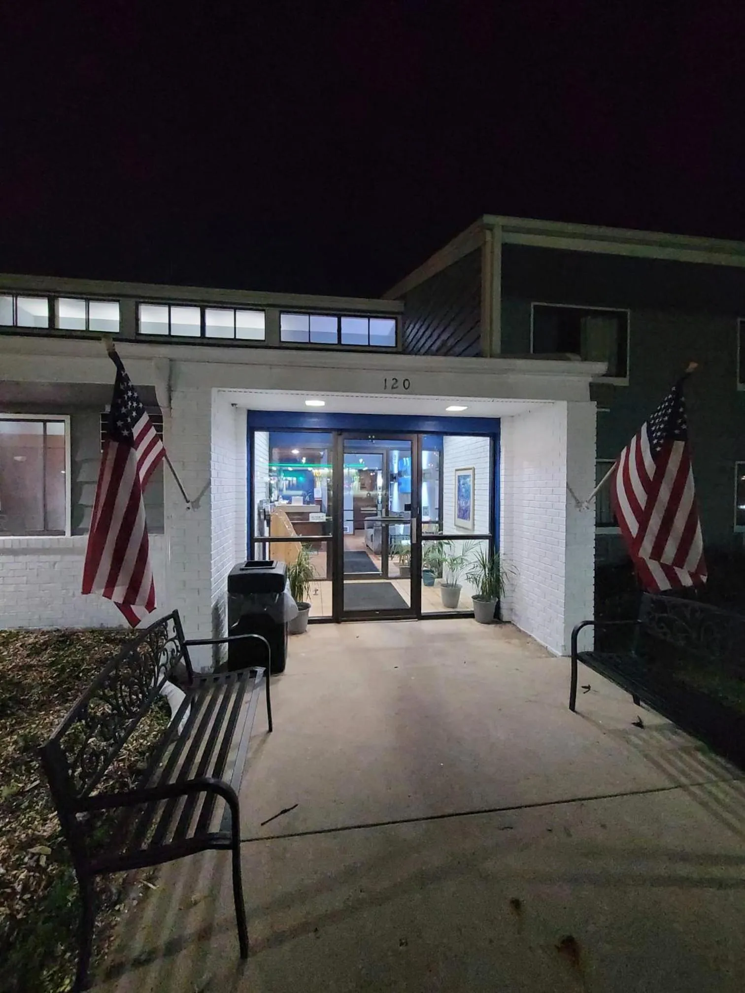 Property building in The Belgium Inn & Suites