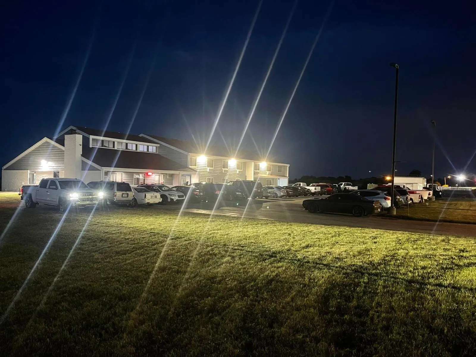 Night in The Belgium Inn & Suites