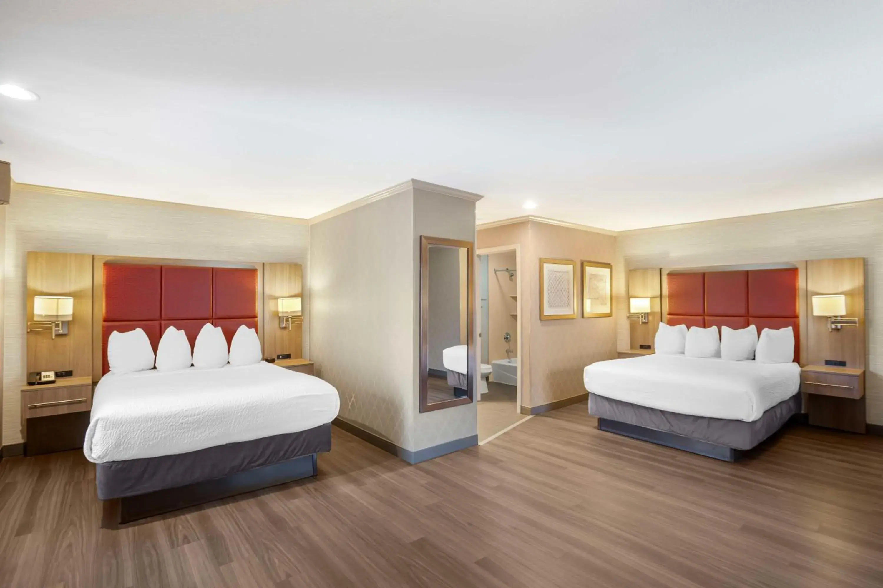 Large Queen Room with Two Queen Beds - Non-Smoking in Best Western Inn Santa Cruz Large Queen Room with Two Queen Beds - Non-Smoking in Best Western Inn Santa Cruz