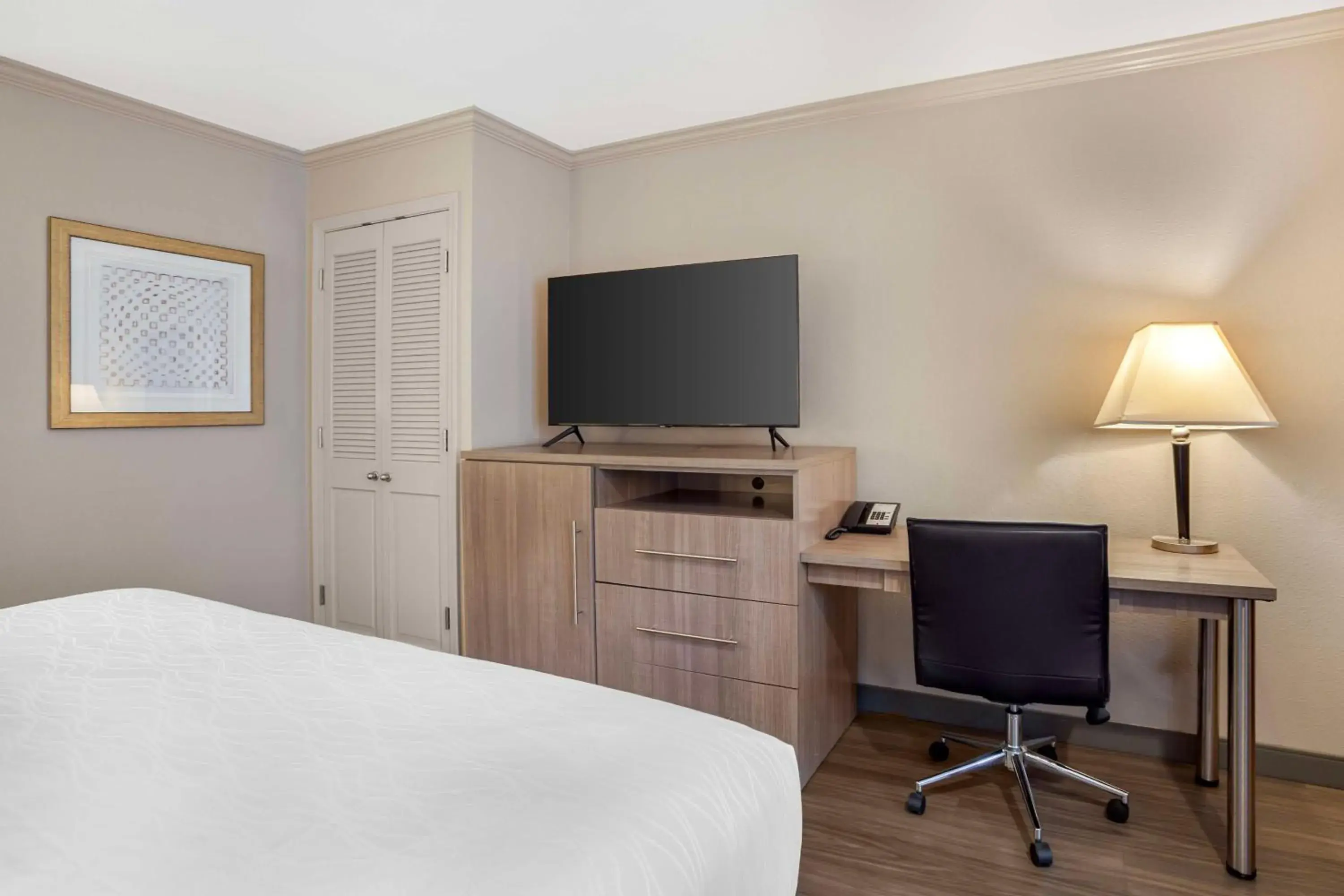 King Room - Non-Smoking in Best Western Inn Santa Cruz King Room - Non-Smoking in Best Western Inn Santa Cruz