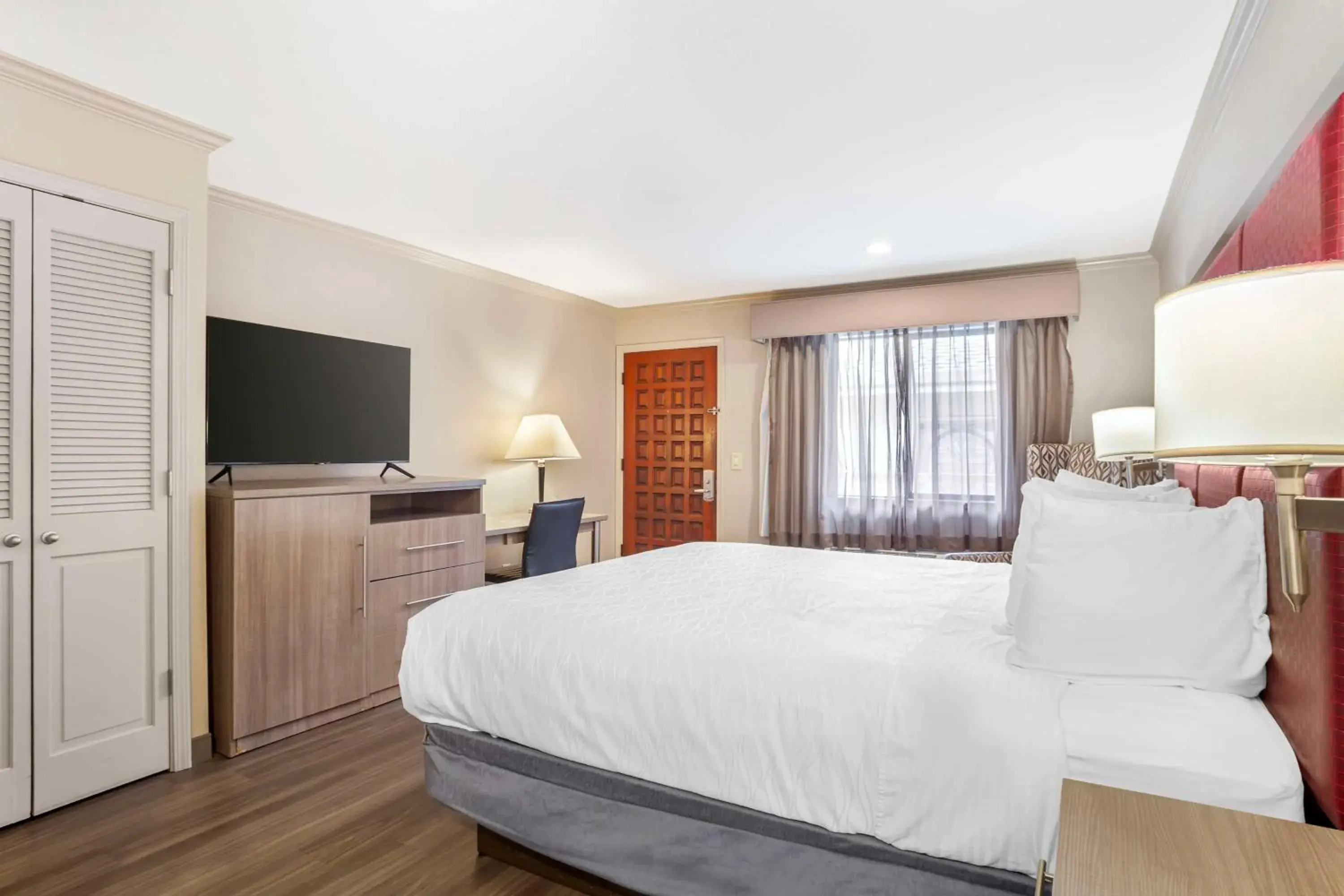 King Room - Mobility Accessible/Non-Smoking in Best Western Inn Santa Cruz King Room - Mobility Accessible/Non-Smoking in Best Western Inn Santa Cruz