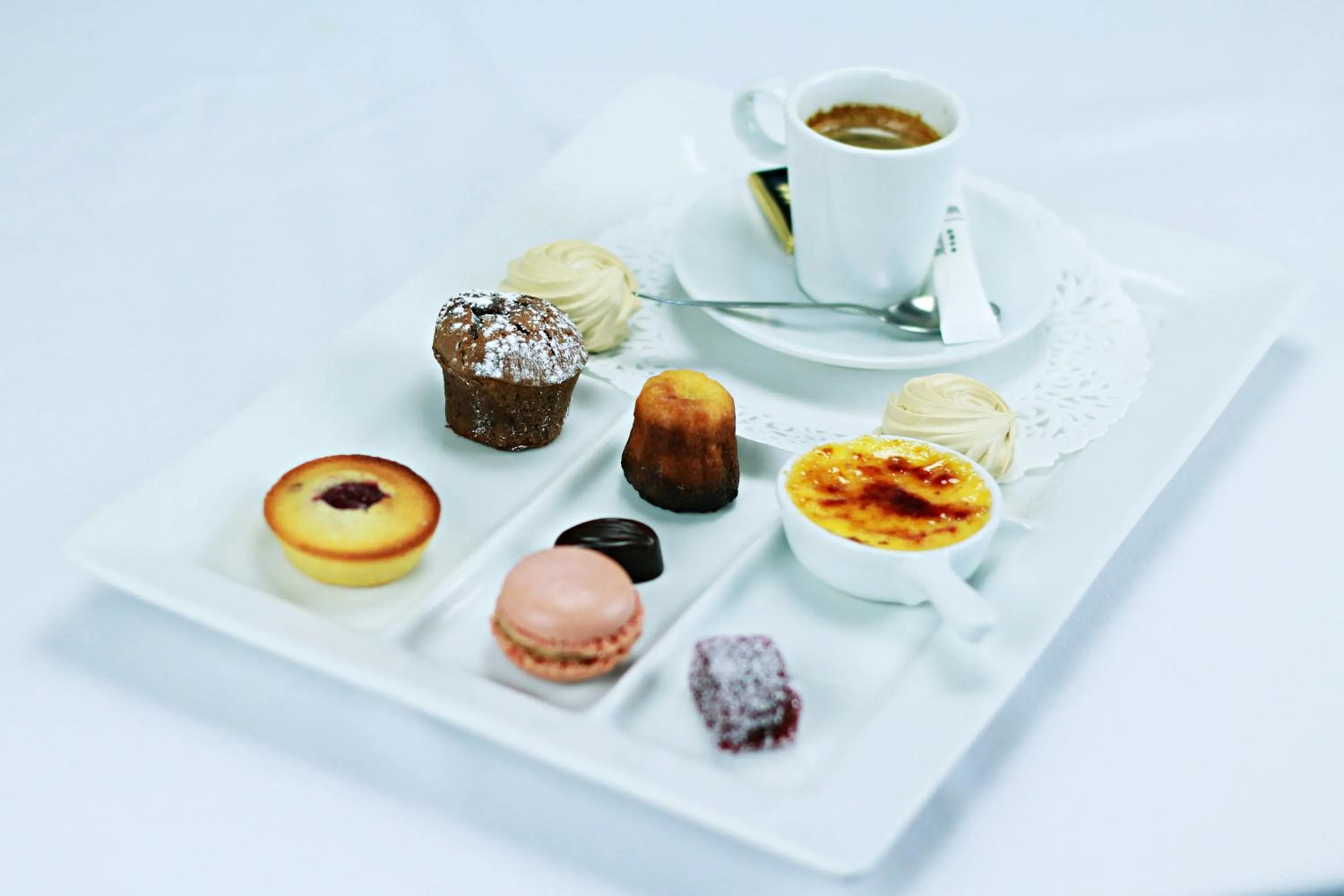 Food and drinks in Hôtel Cosmos & Spa