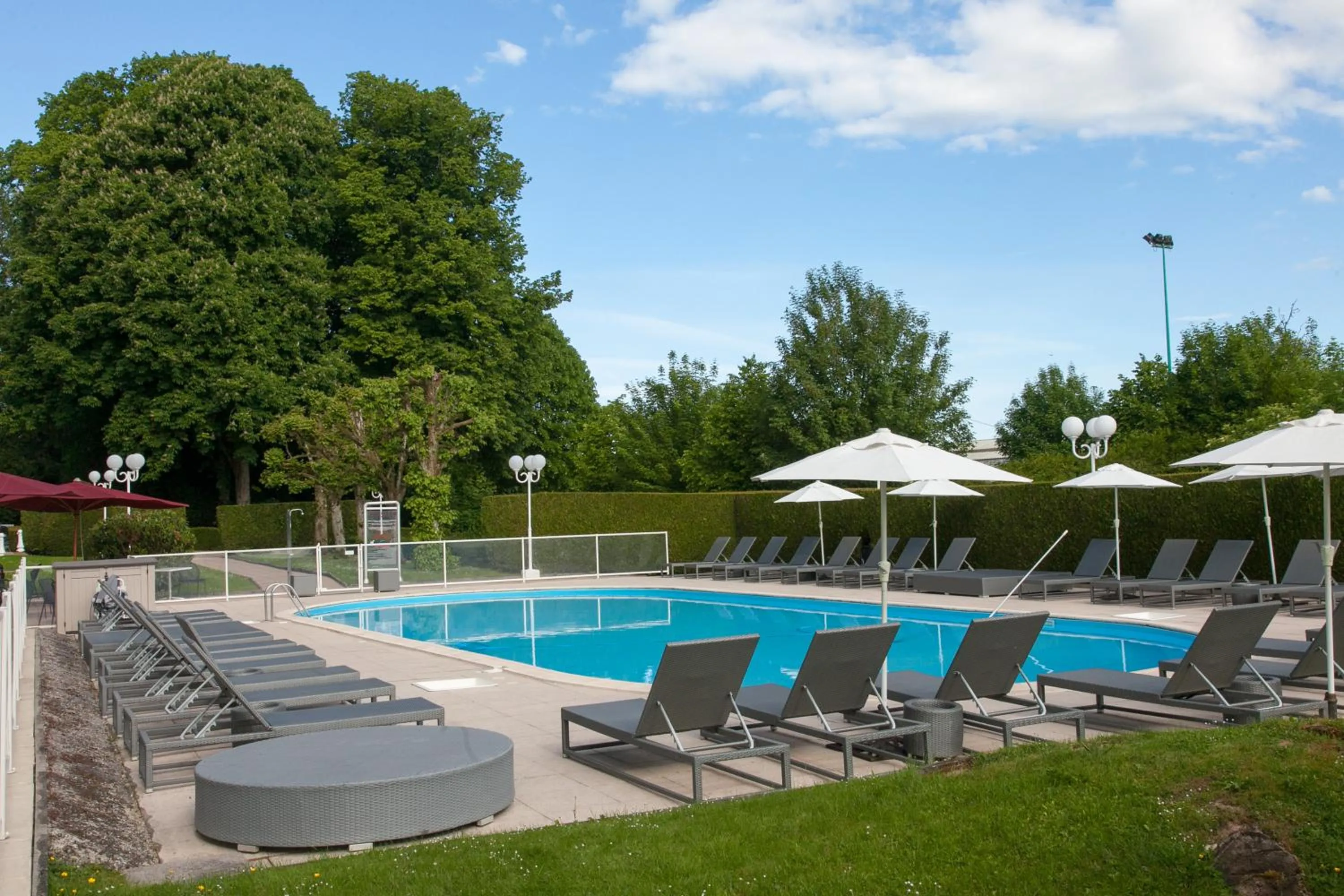 Garden in Hôtel Cosmos & Spa