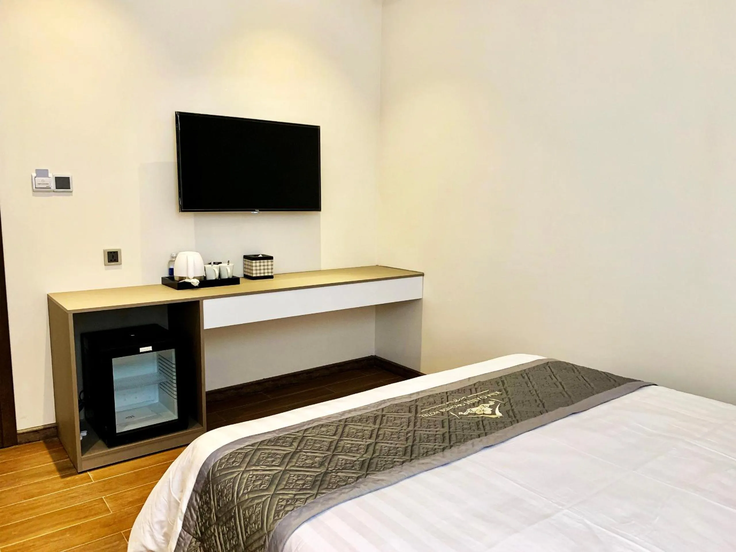 TV and multimedia, Bed in Kim Oanh Orchids Hotel