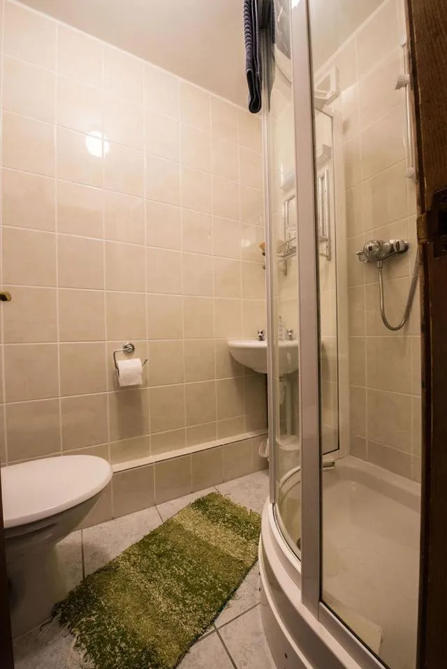 Bathroom in Glendower