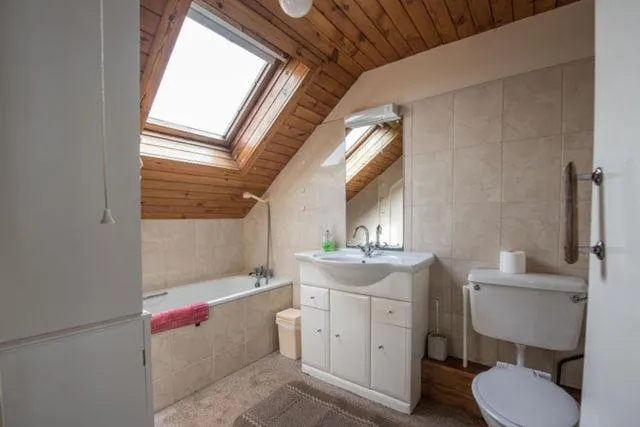 Bathroom in Glendower