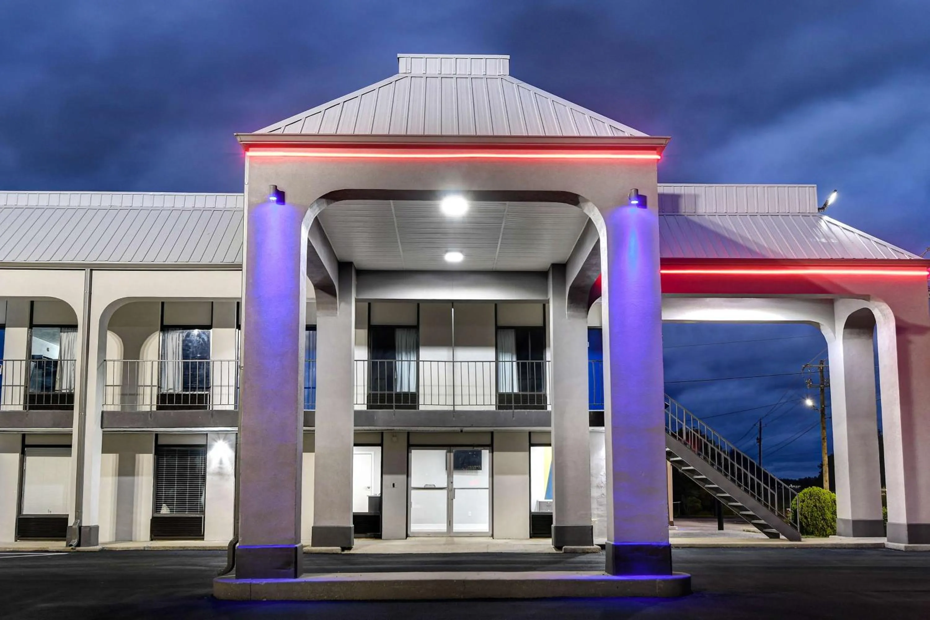 Property building in Studio 6 Meridian, MS Bonita Lakes