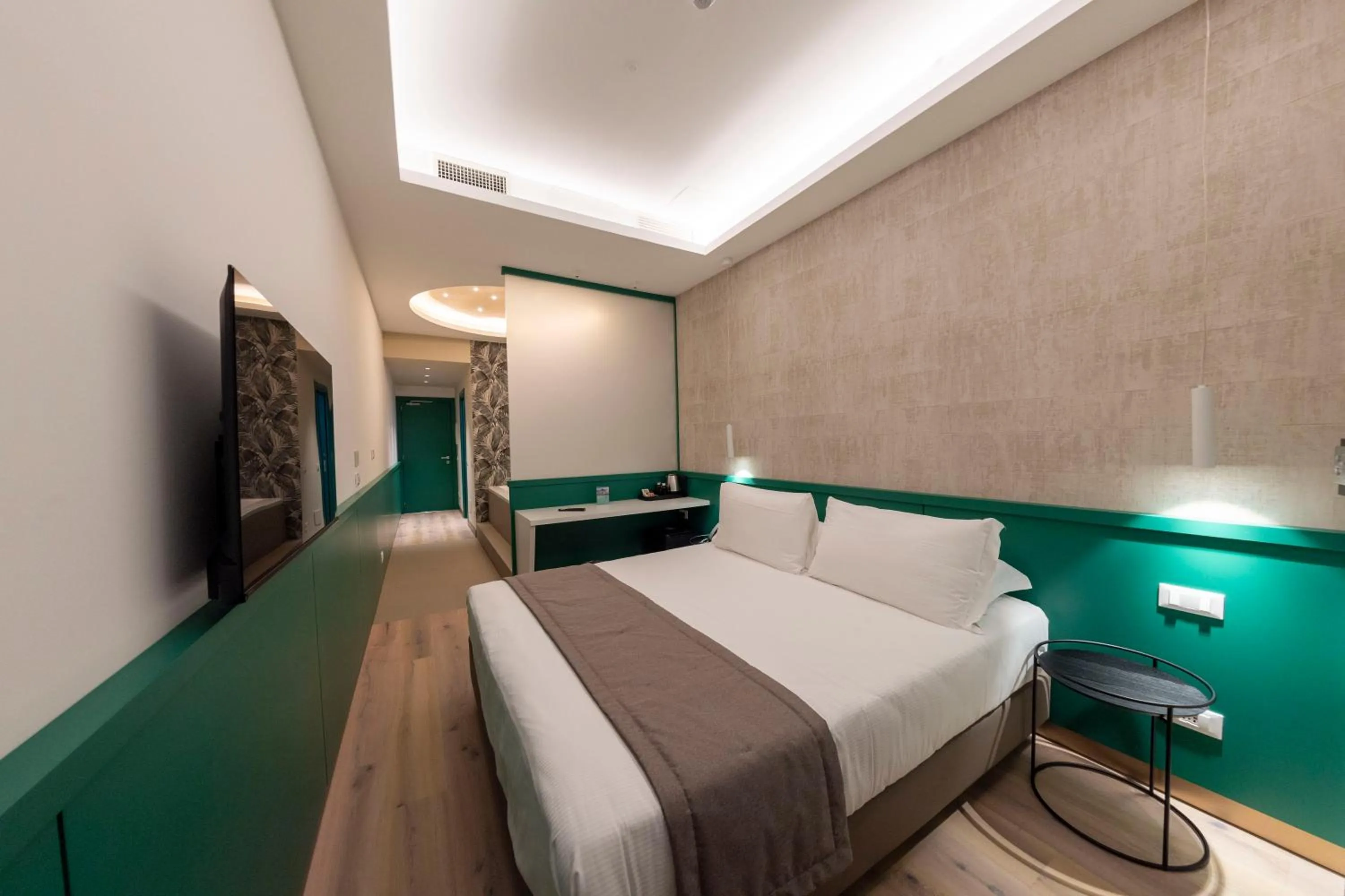 View (from property/room), Bed in Smart Hotel Napoli