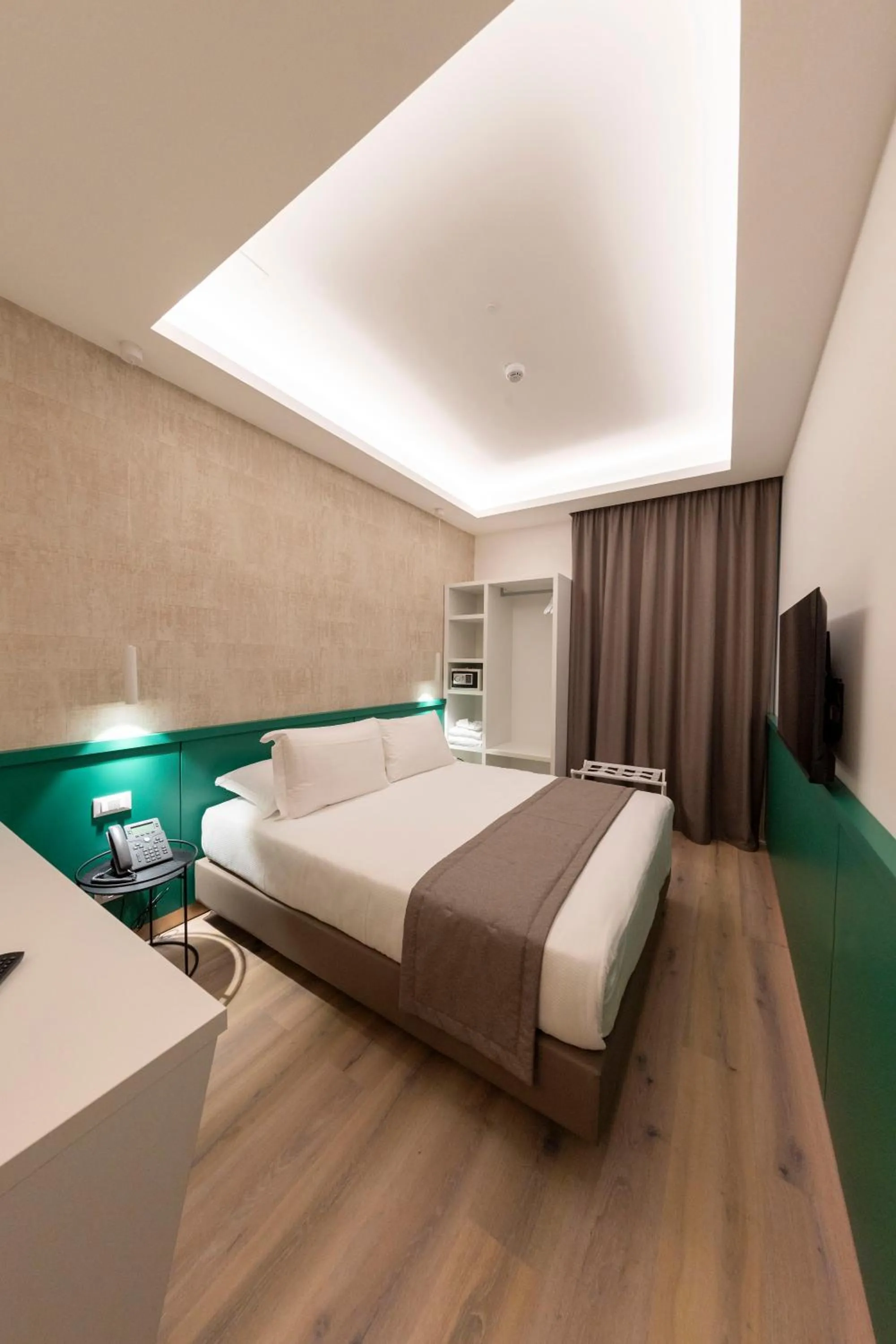 Bedroom, Bed in Smart Hotel Napoli