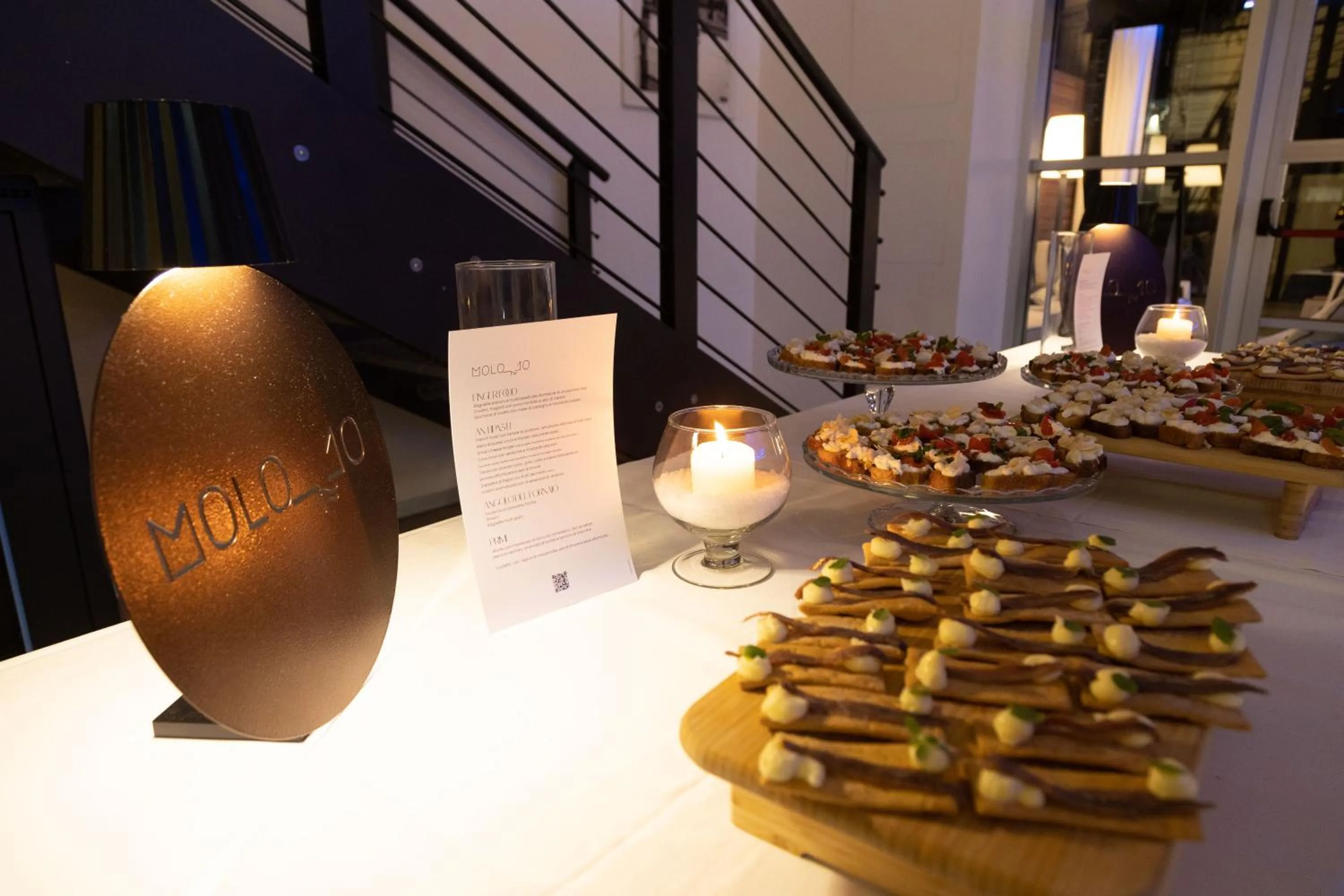 Restaurant/places to eat in Smart Hotel Napoli