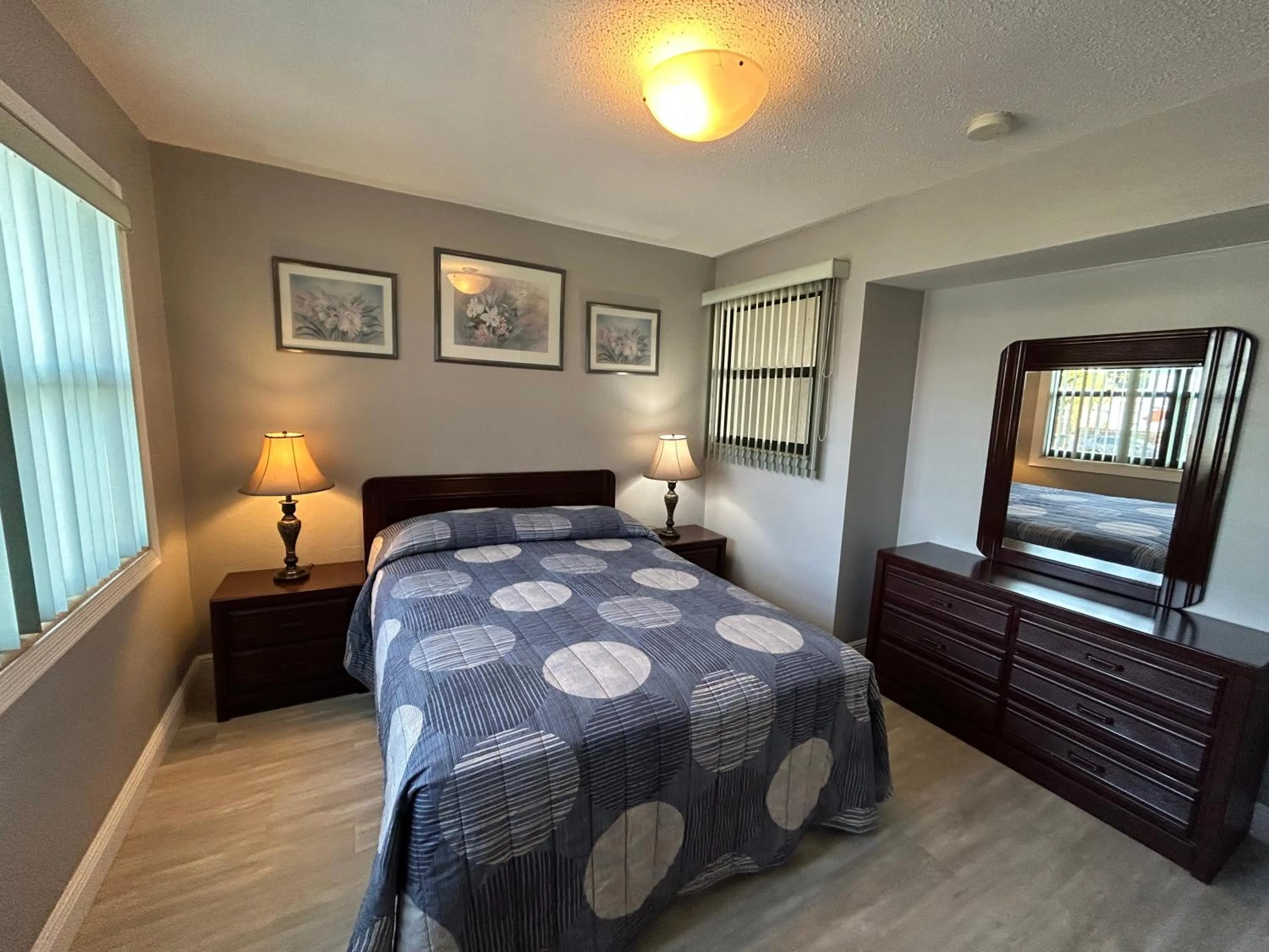 Bedroom in Sails Resort Motel