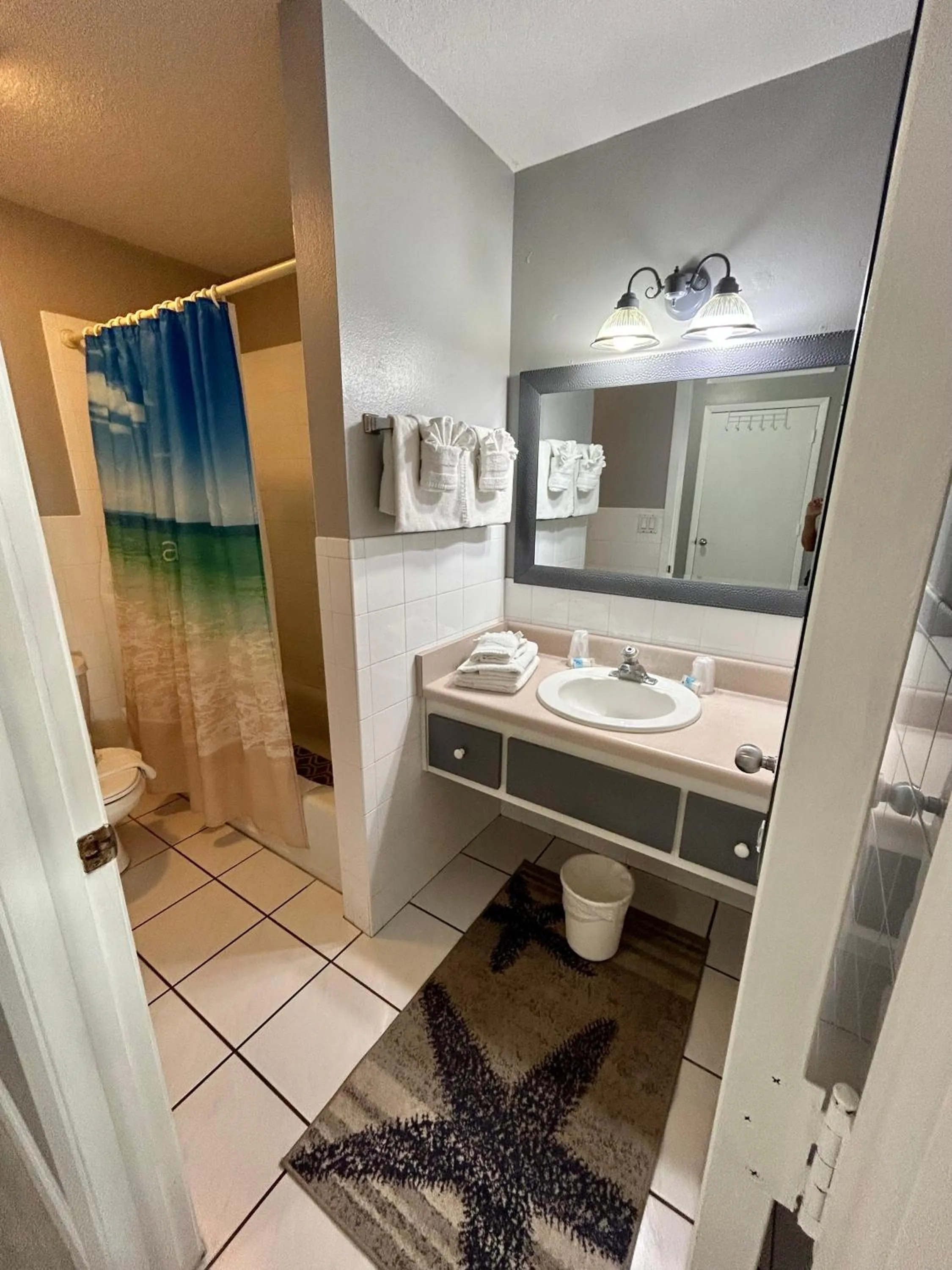 Bathroom in Sails Resort Motel