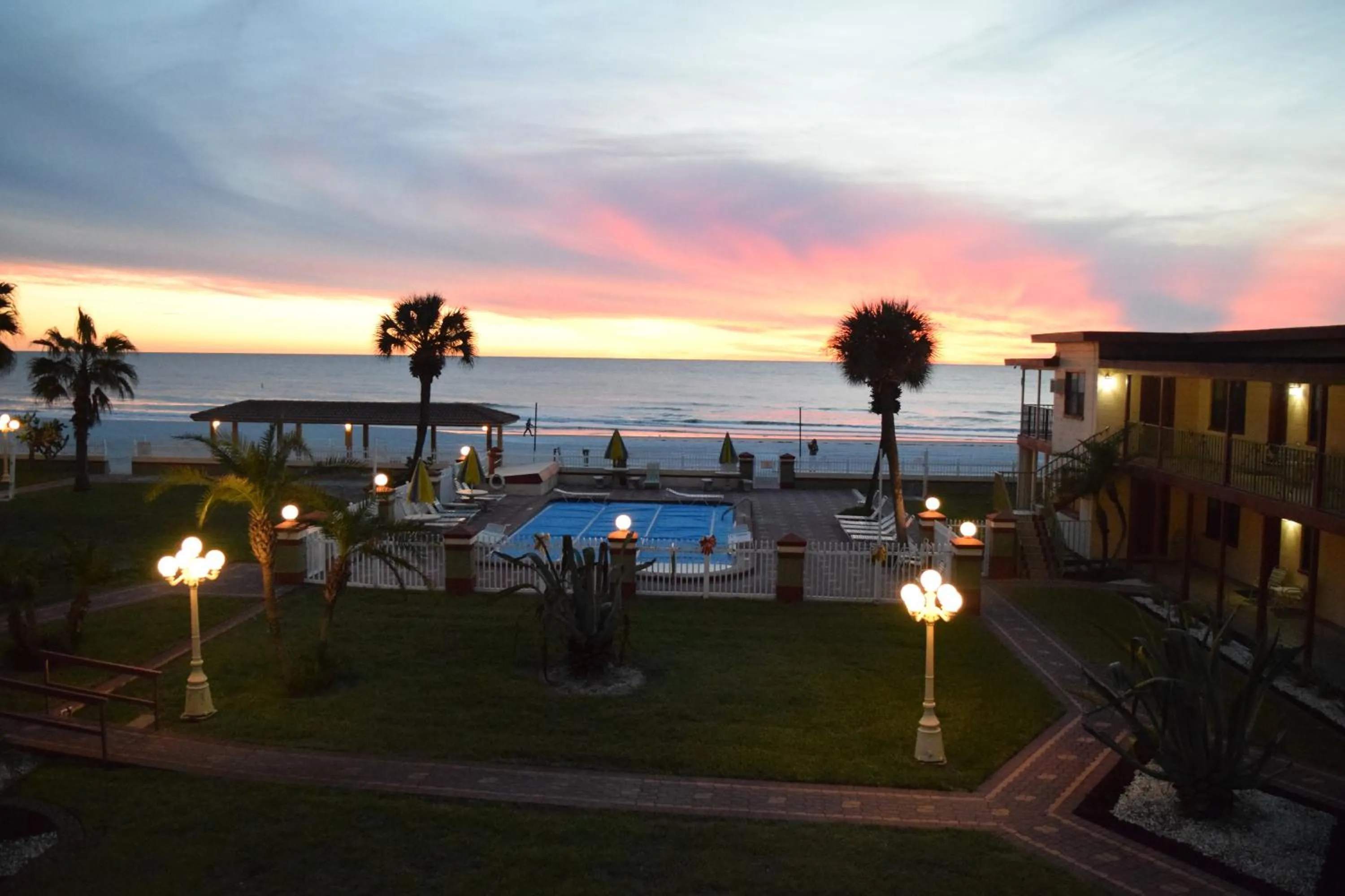 Garden view in Sails Resort Motel