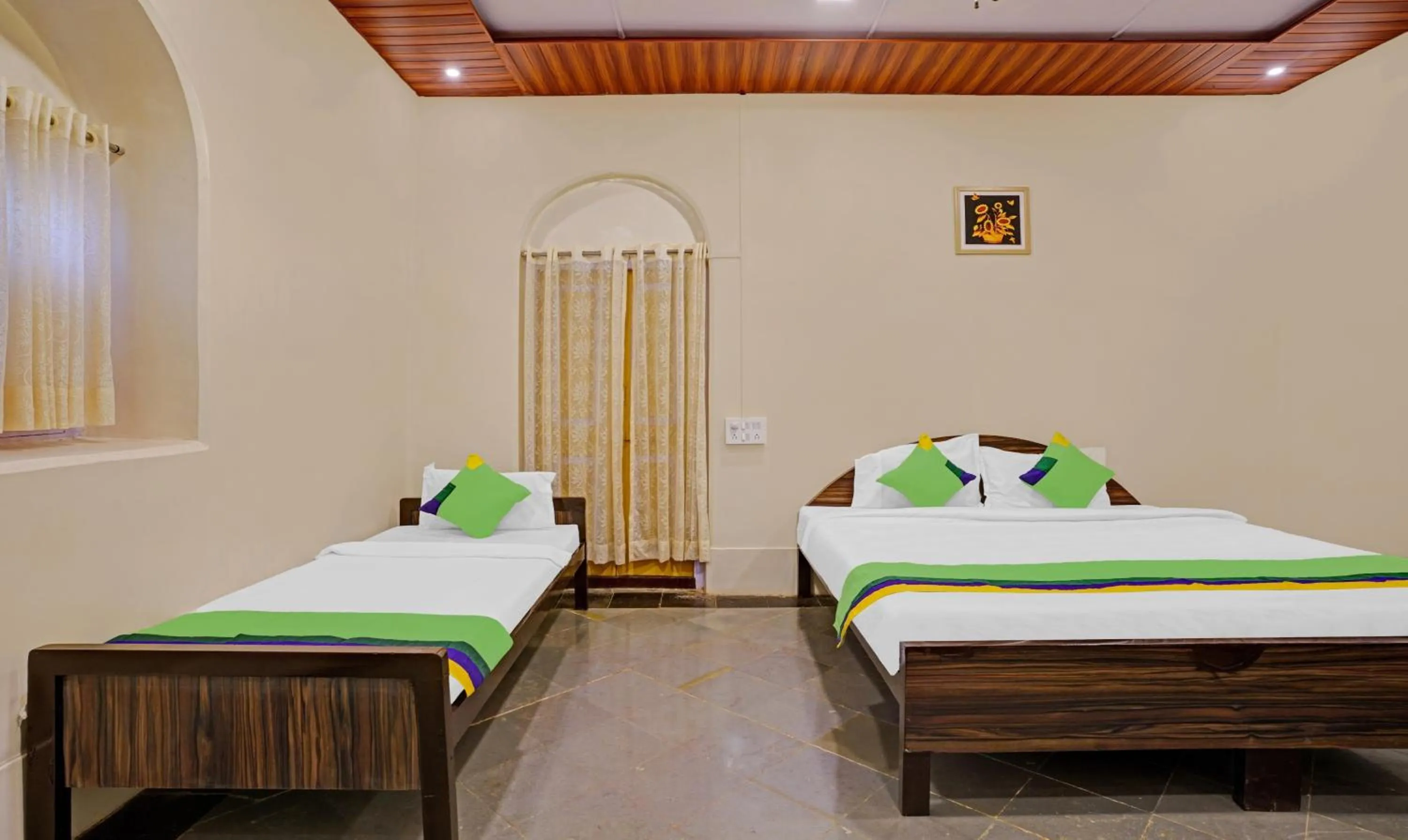 Bedroom, Bed in Treebo Cecil Resort, 600 Mtrs From Matheran Railway Station