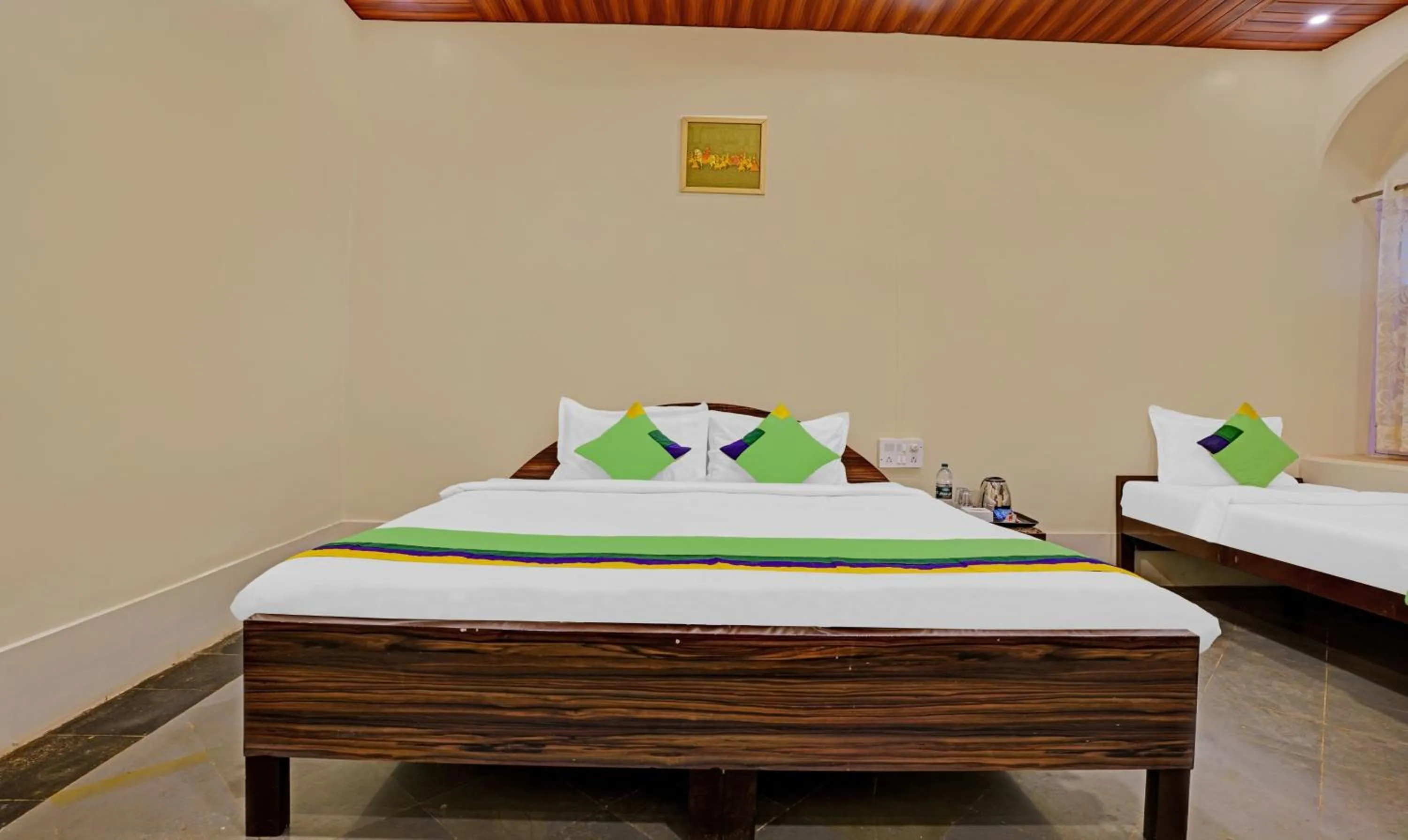 Bedroom, Bed in Treebo Cecil Resort, 600 Mtrs From Matheran Railway Station