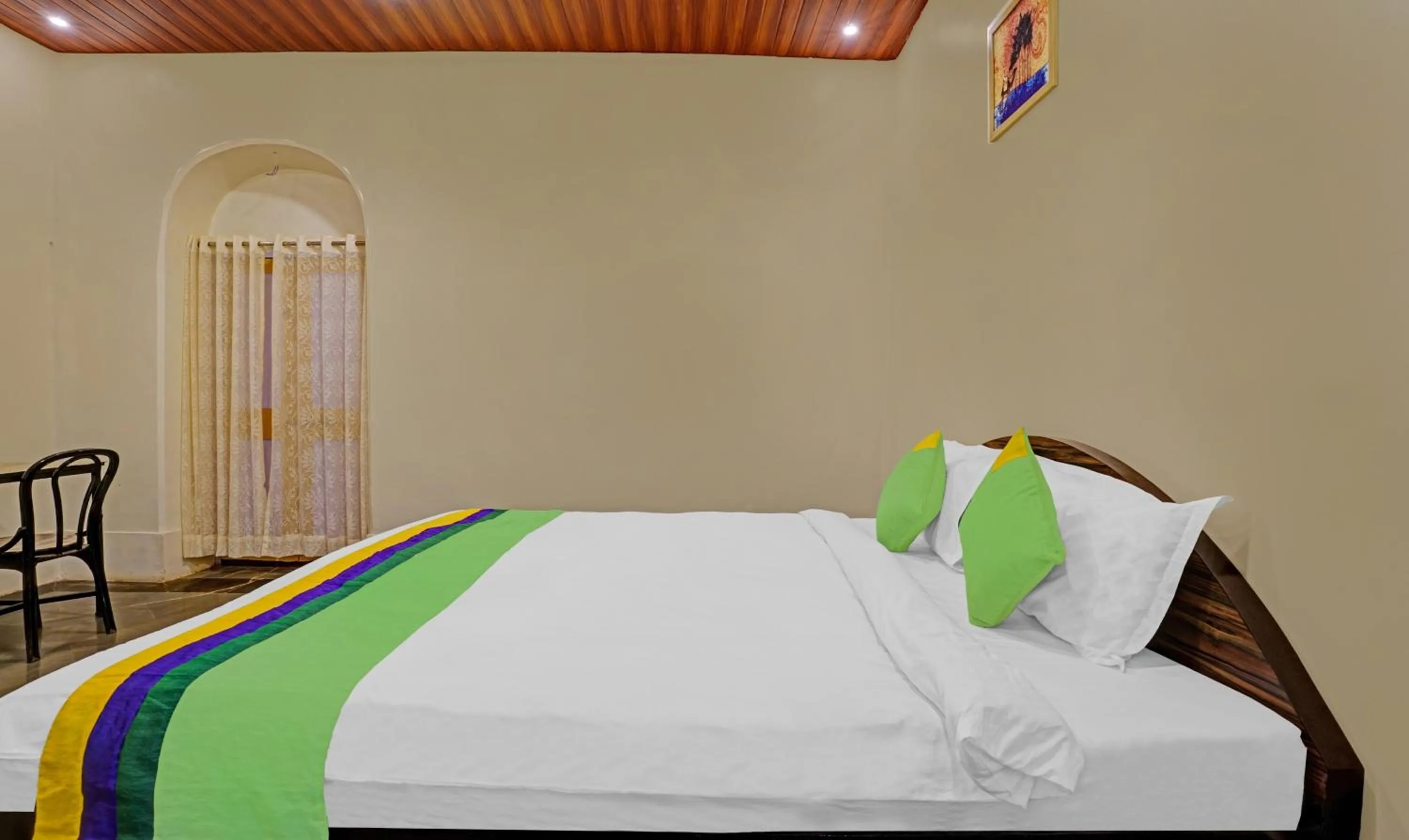 Bedroom, Bed in Treebo Cecil Resort, 600 Mtrs From Matheran Railway Station