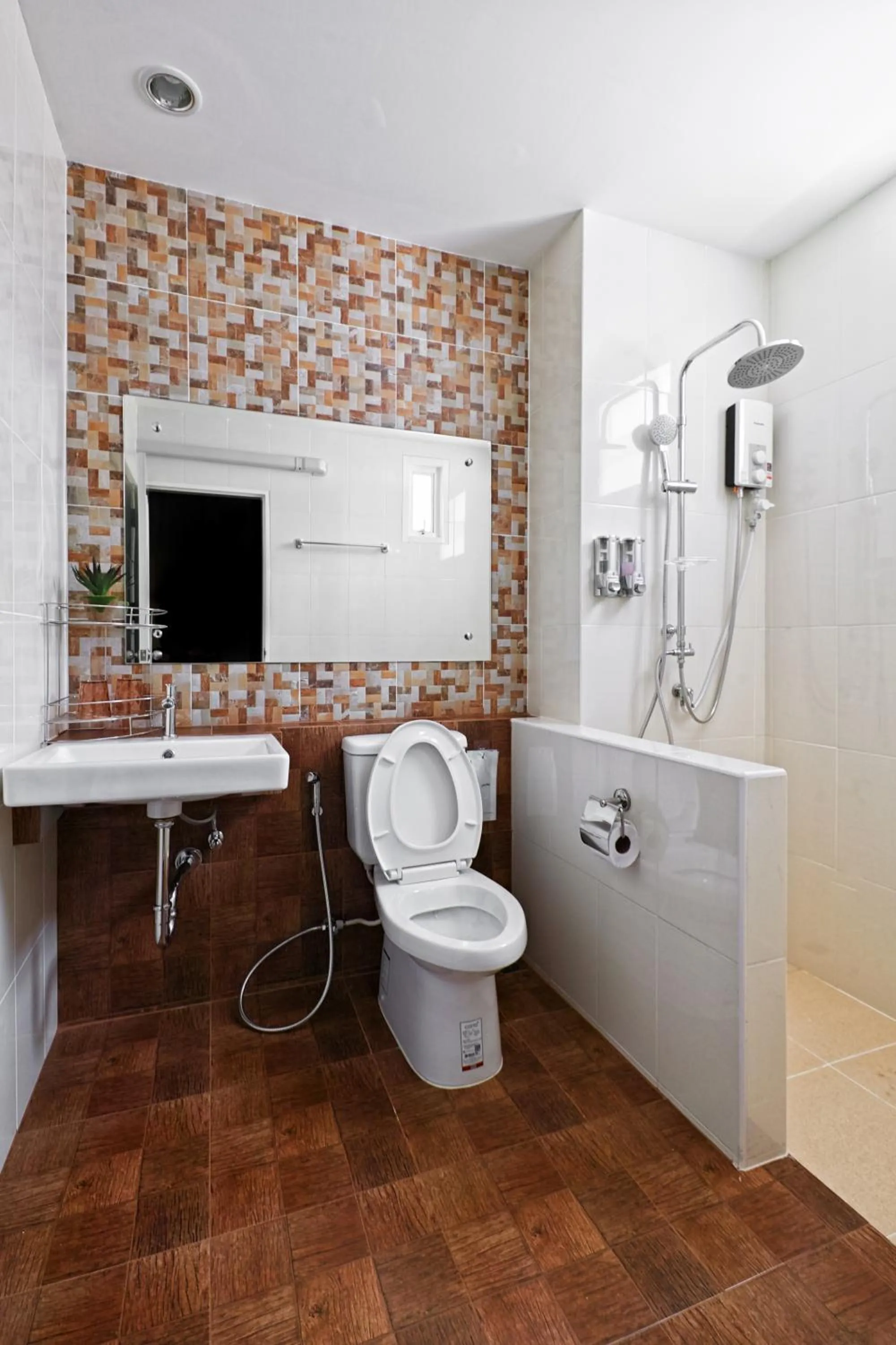 Shower in Feungfah Litz