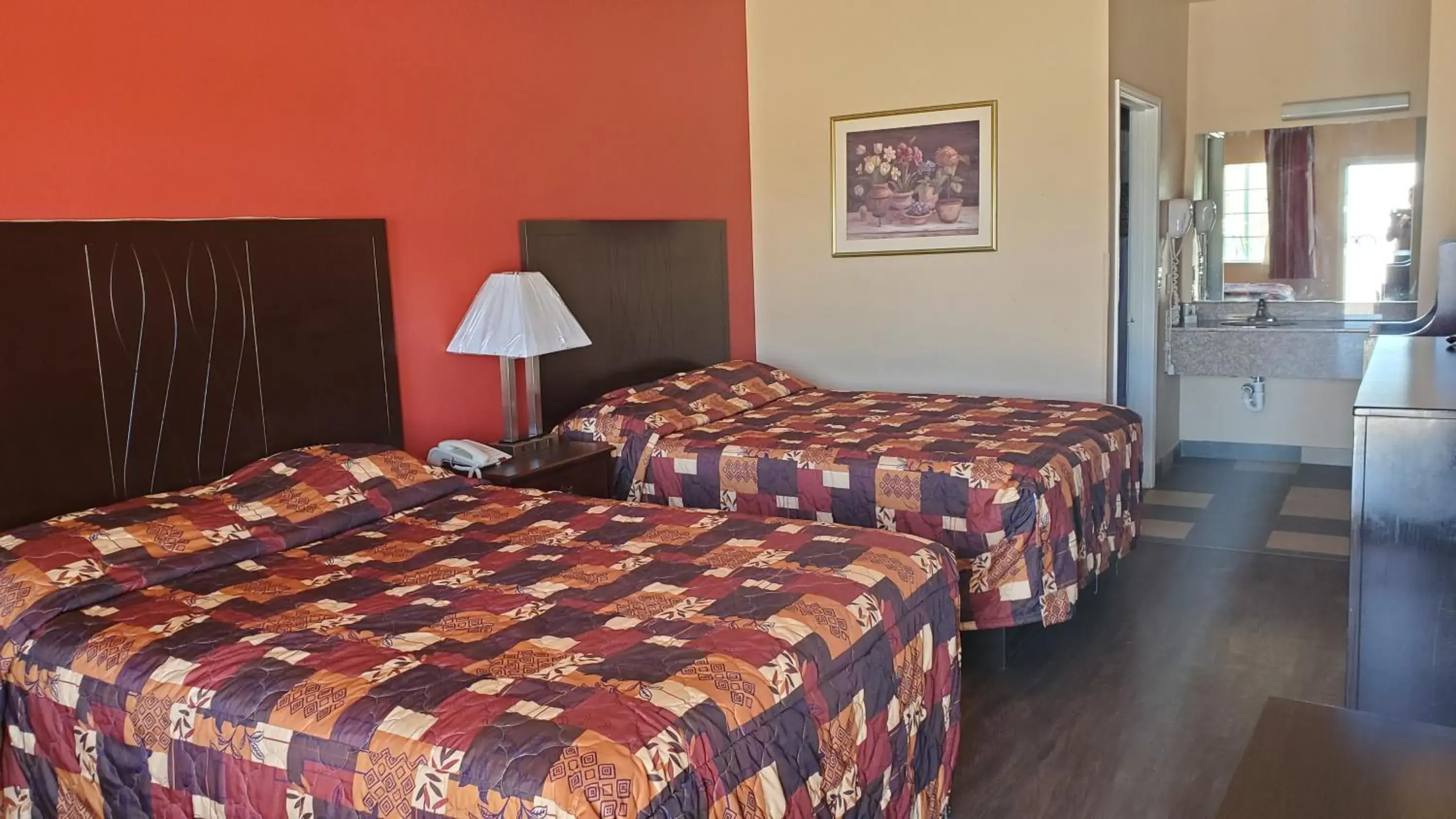 Standard Queen Room with Two Queen Beds in La Bonita Inn & Suites - McCamey Standard Queen Room with Two Queen Beds in La Bonita Inn & Suites - McCamey