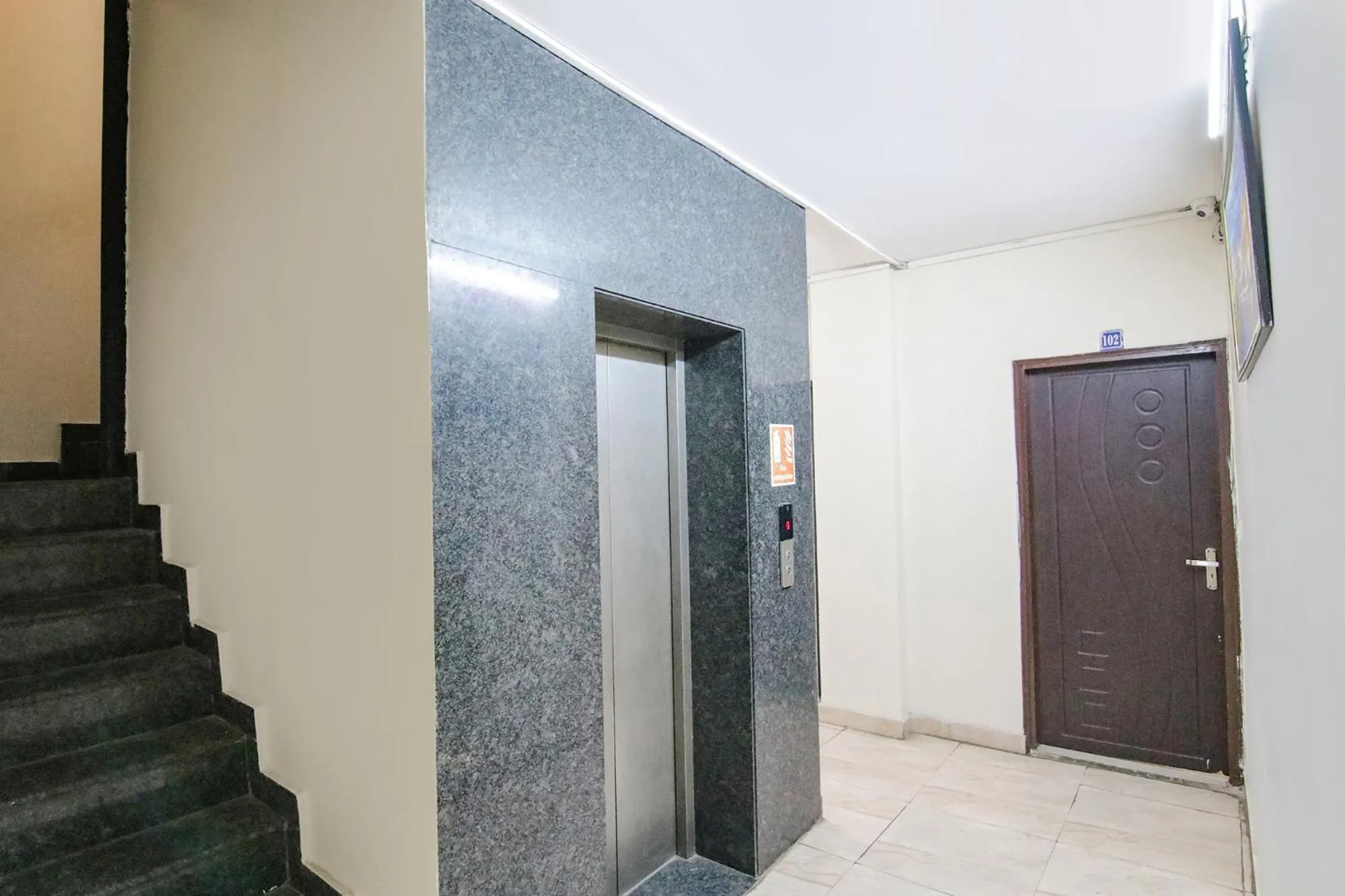 elevator in Via HC King