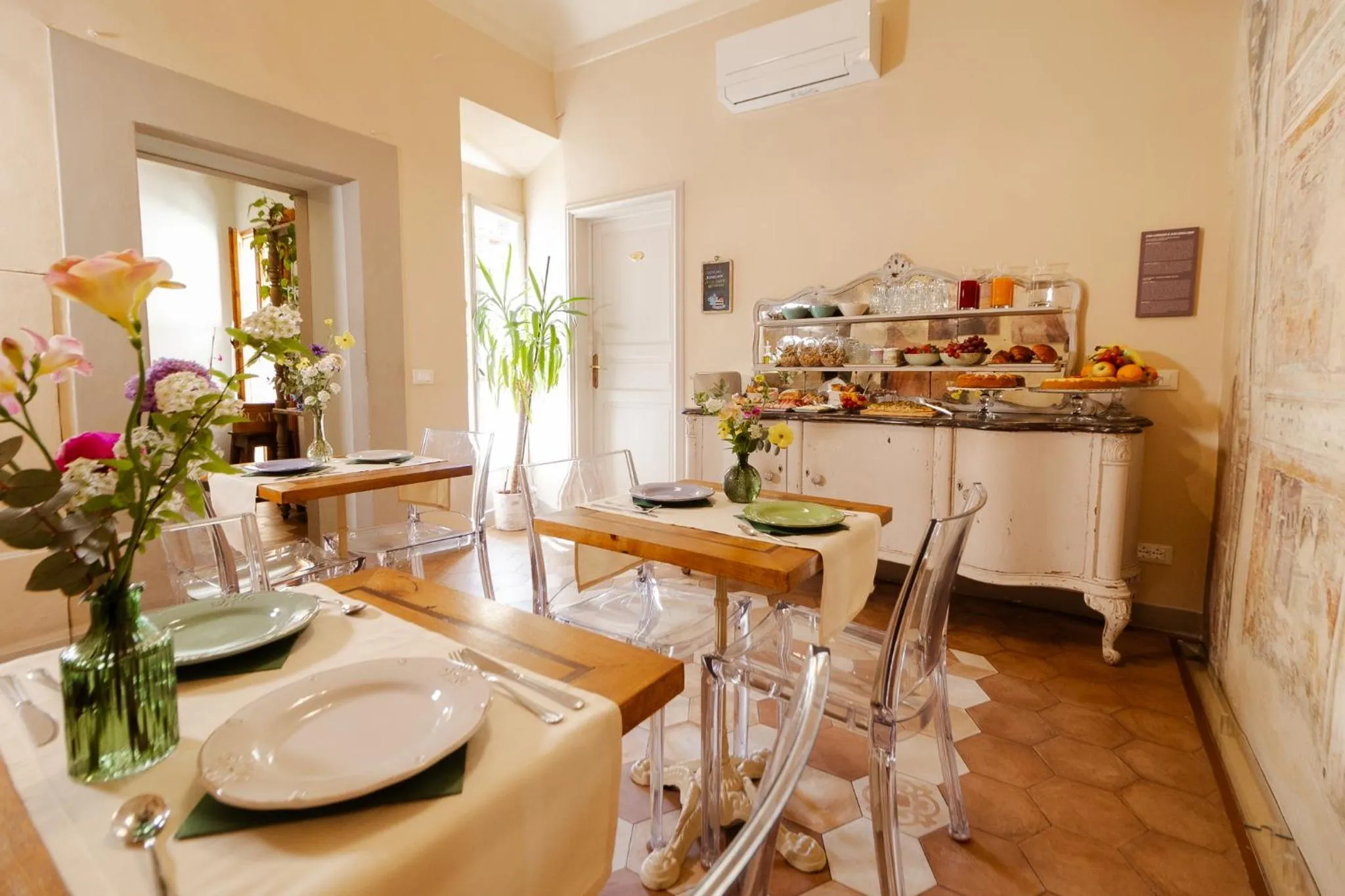 Coffee/tea facilities in San Pier Novello in Oltrarno