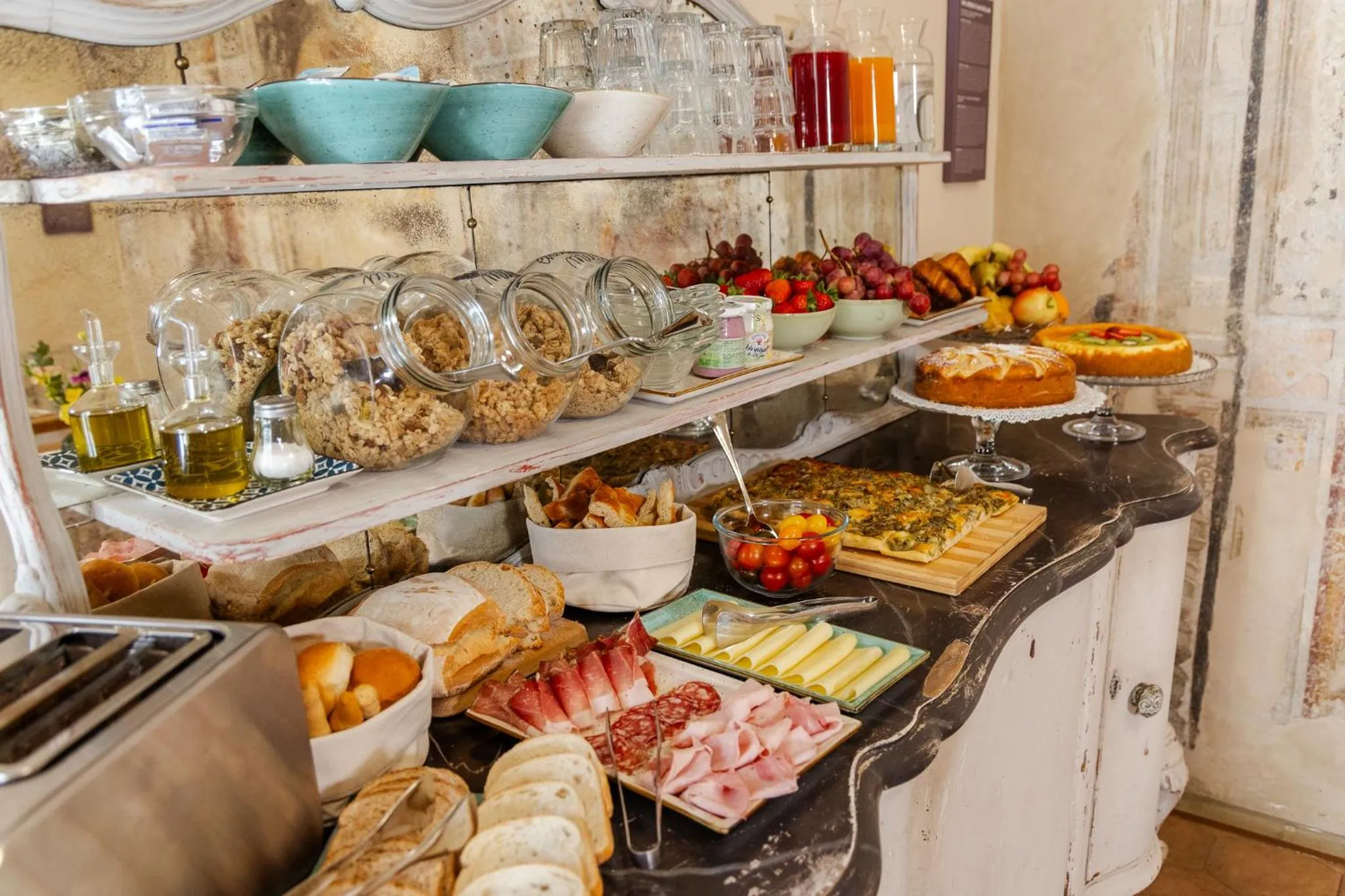 Buffet breakfast in San Pier Novello in Oltrarno